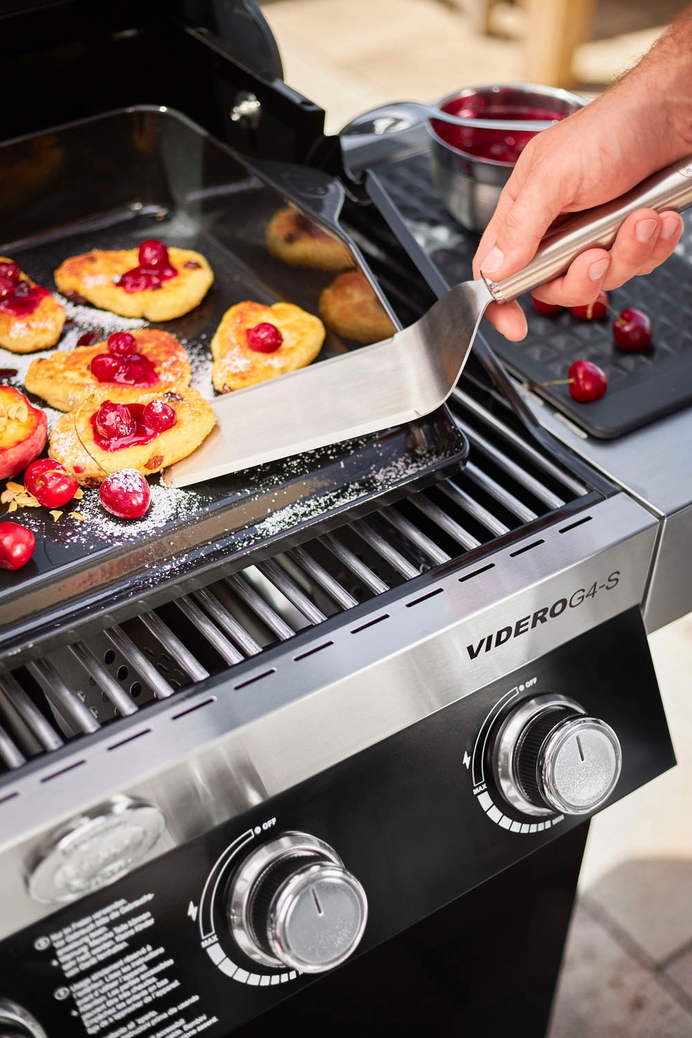 RÖSLE Grillspachtel »Plancha, 25430« mit abgerundeten Ecken zum Wenden von Grillgut, Edelstahl 18/10