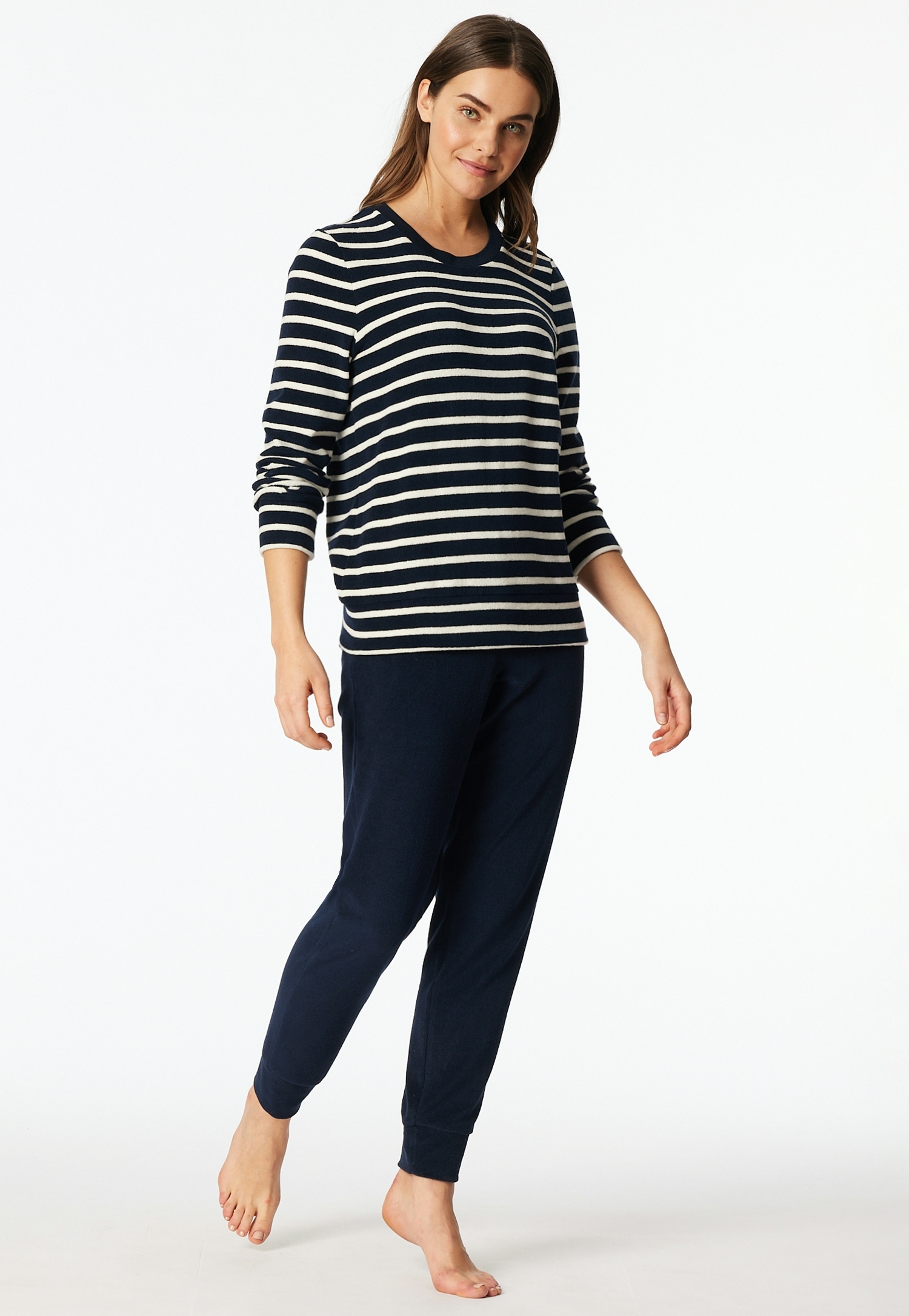 Schiesser Schlafanzug »Casual Essentials« 2 tlg. wärmende Frottee-Qualität, Rundhalsausschnitt, langärmelig