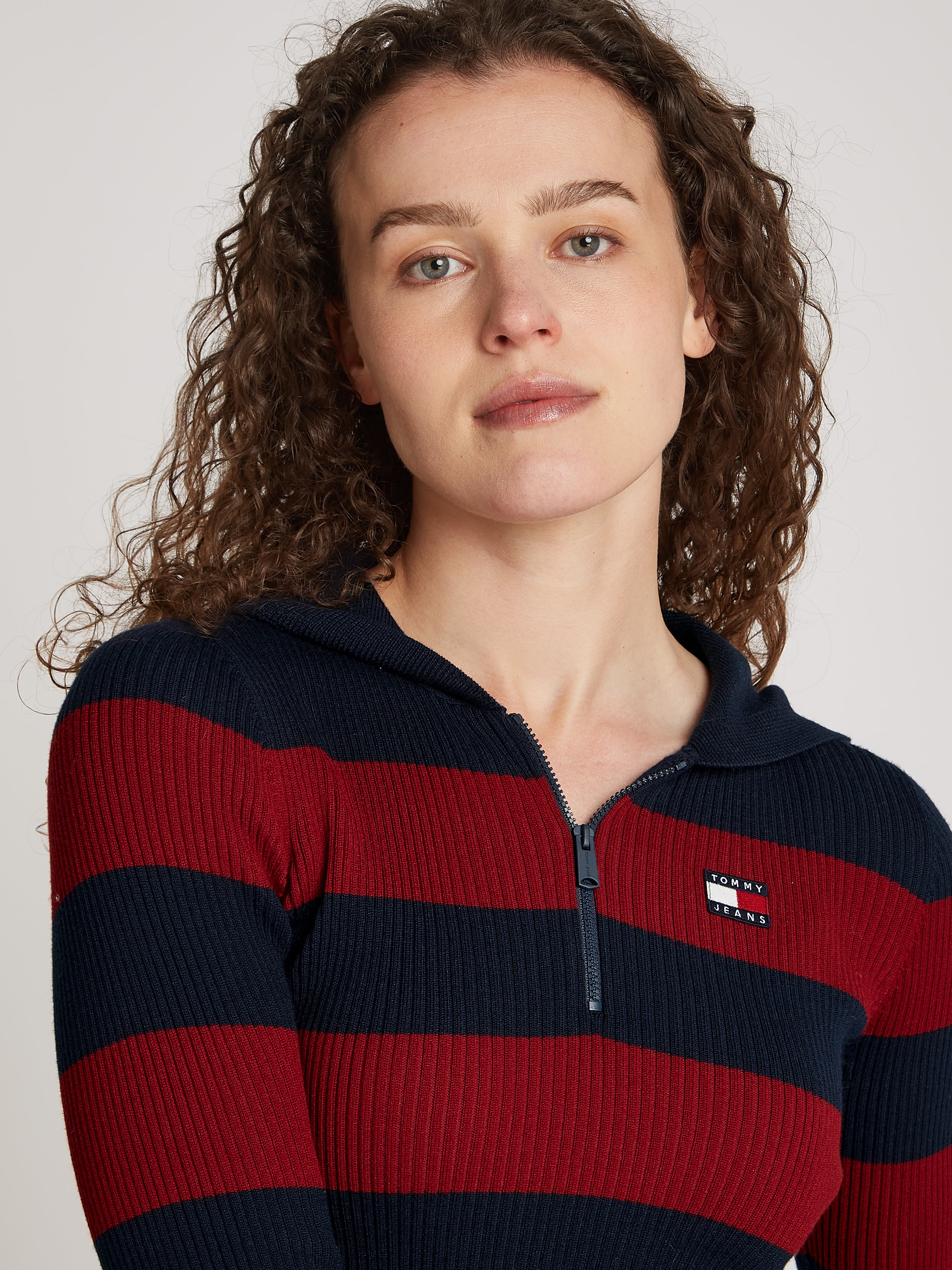 Kapuzenpullover »TJW STRIPE 1/4 ZIP HOOD SWEATER«, mit Streifen-Muster, Logo-Flag