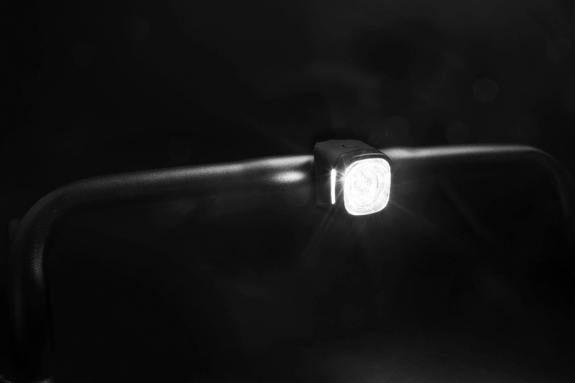 FISCHER Fahrrad Fahrradbeleuchtung »Akku Beleuchtungsset SQUARE 40/20 Lux«