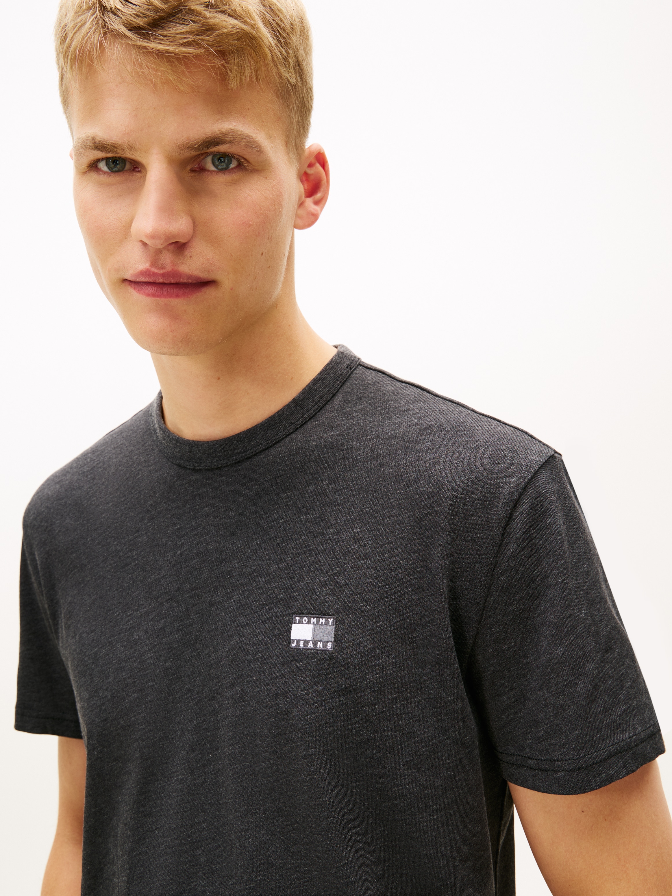 Tommy Jeans T-Shirt »TJM REG BADGE« Rundhals, Jersey, meliert, regular fit