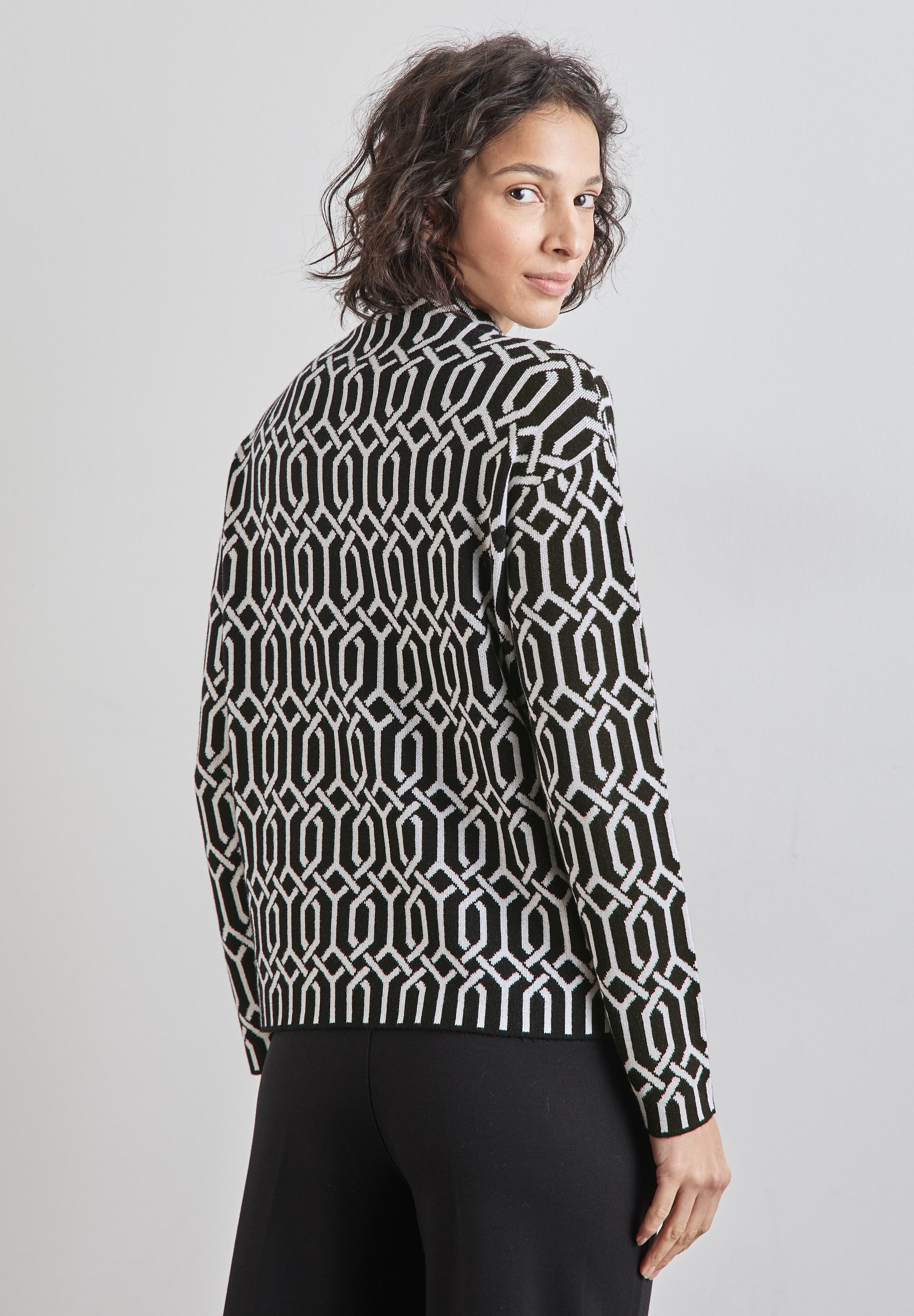 STREET ONE Strickpullover, mit grafischem Muster