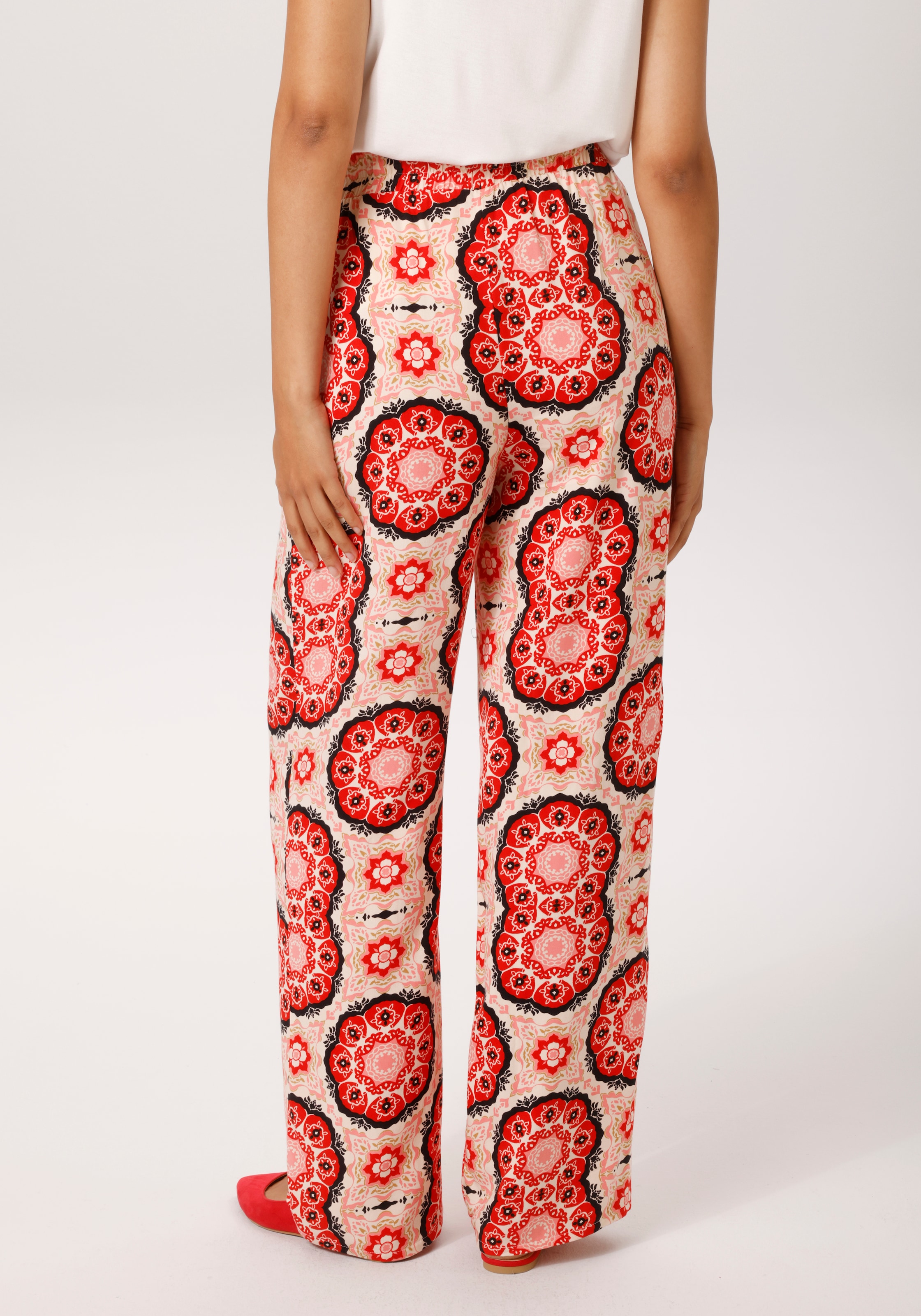 Aniston CASUAL Schlupfhose  mit fantasievollem Mandela-Druck - NEUE KOLLEKTION