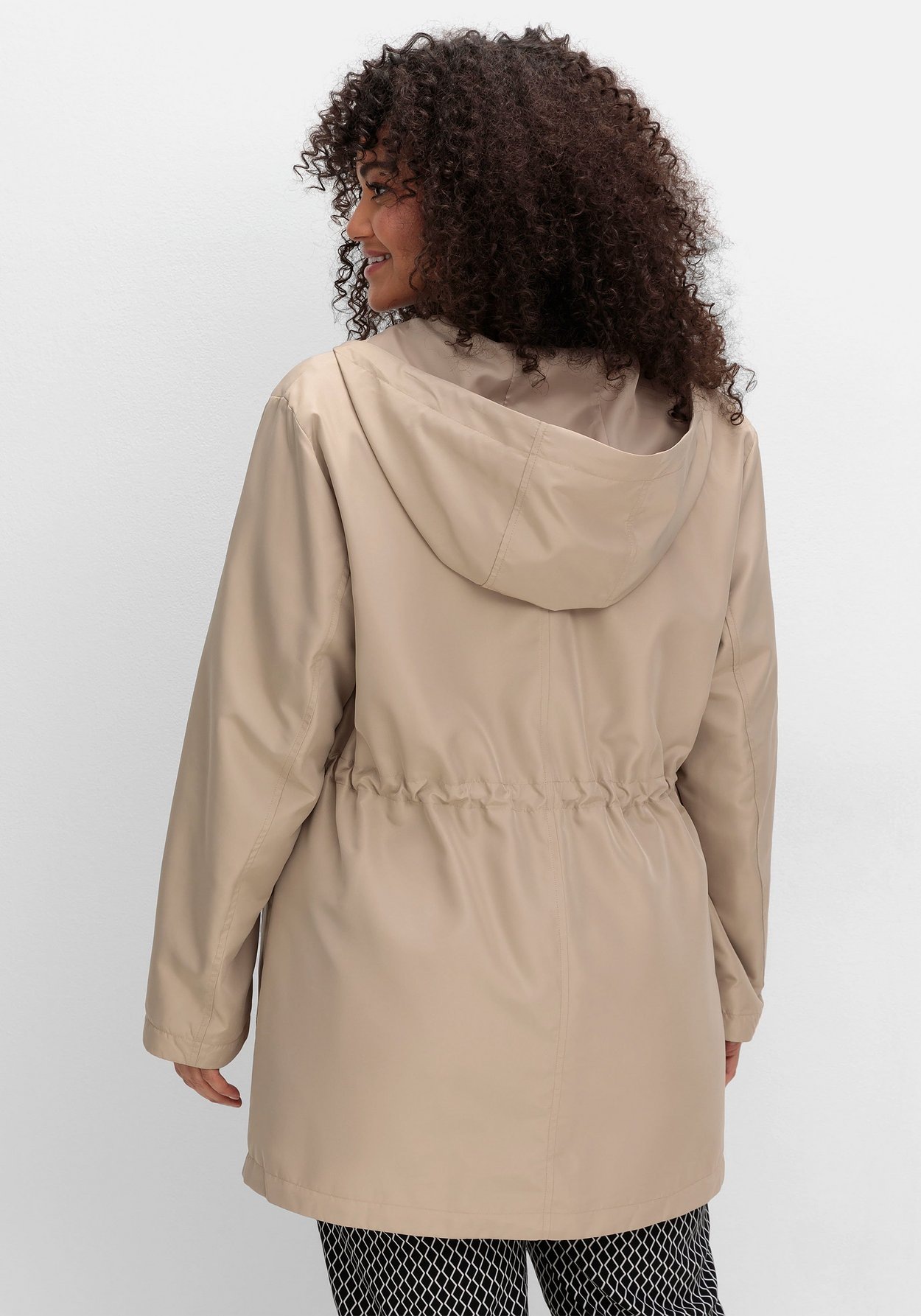 Sheego Outdoorjacke »Kapuzenjacke mit Reißverschluss und Tunnelzug«, mit Kapuze
