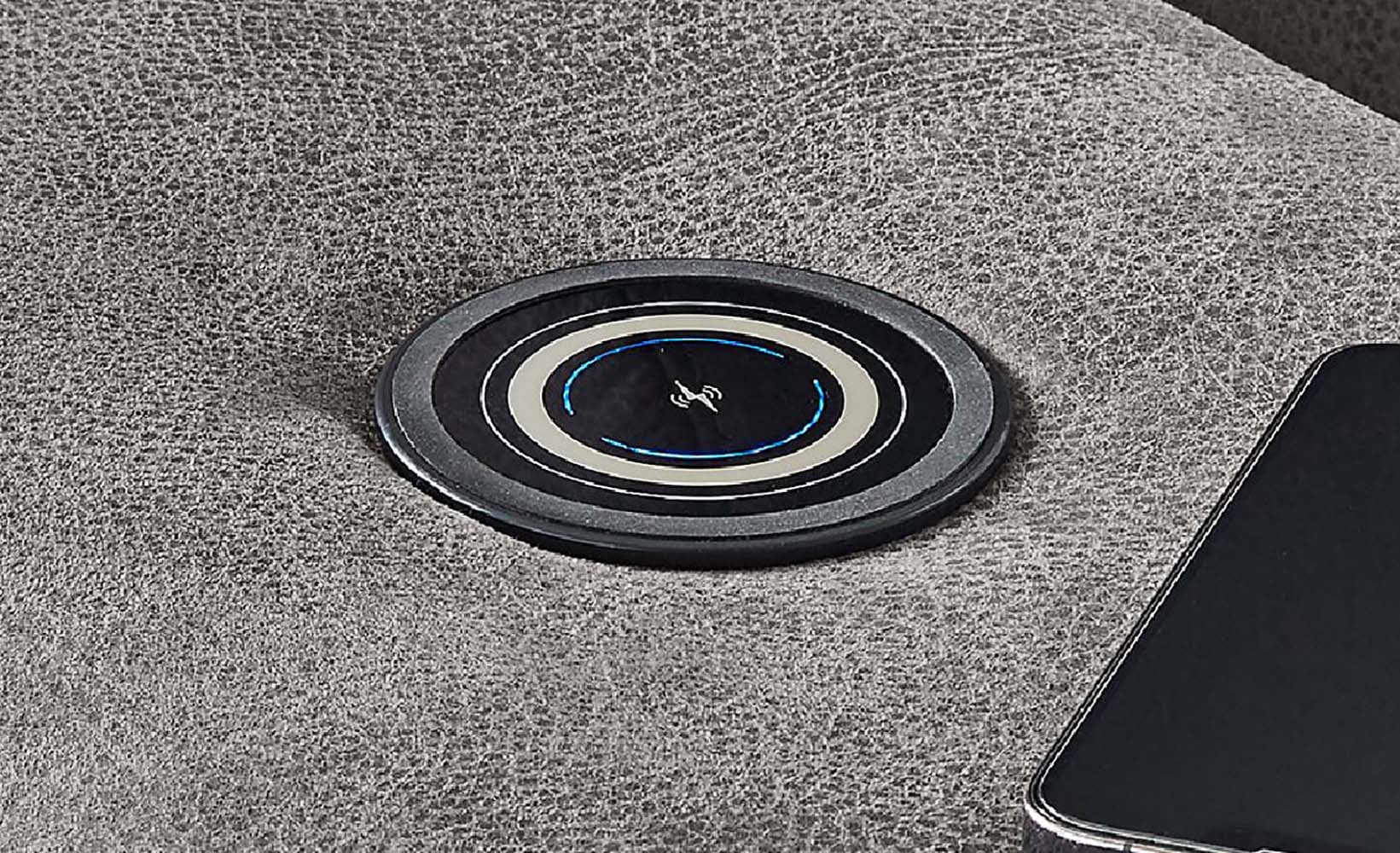 Jockenhöfer Gruppe Ecksofa »Le Mans L-Form mit elektromotorischer Sitztiefenverstellung (30 cm)«, und induktiver Lademöglichkeit + USB A und C, verstellbare Kopfstützen