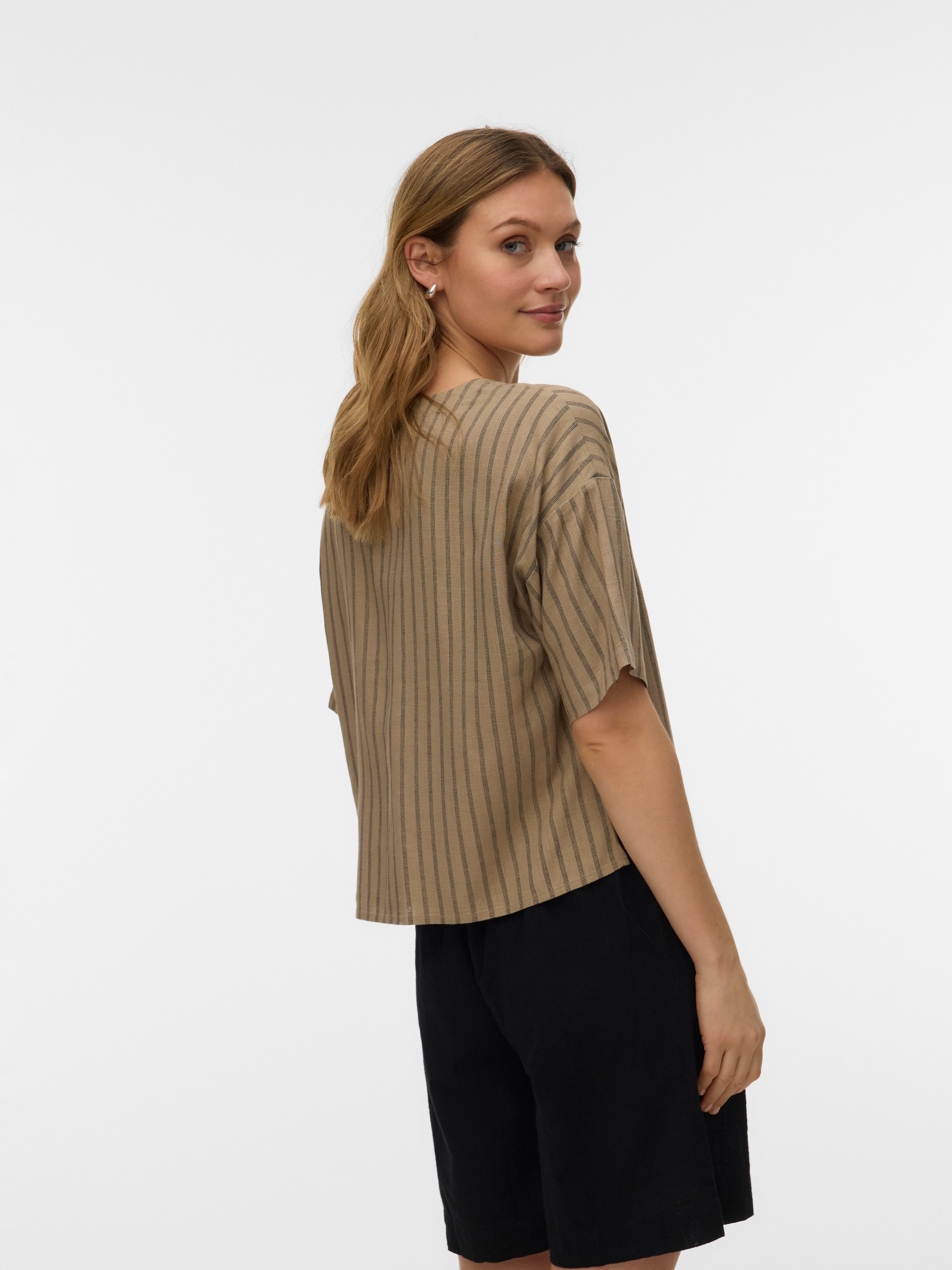 Vero Moda Kurzarmbluse »VMROSIE 2/4 V-NECK SHIRT NOOS« Viskosemischung. mit Leinen, Kurzarm