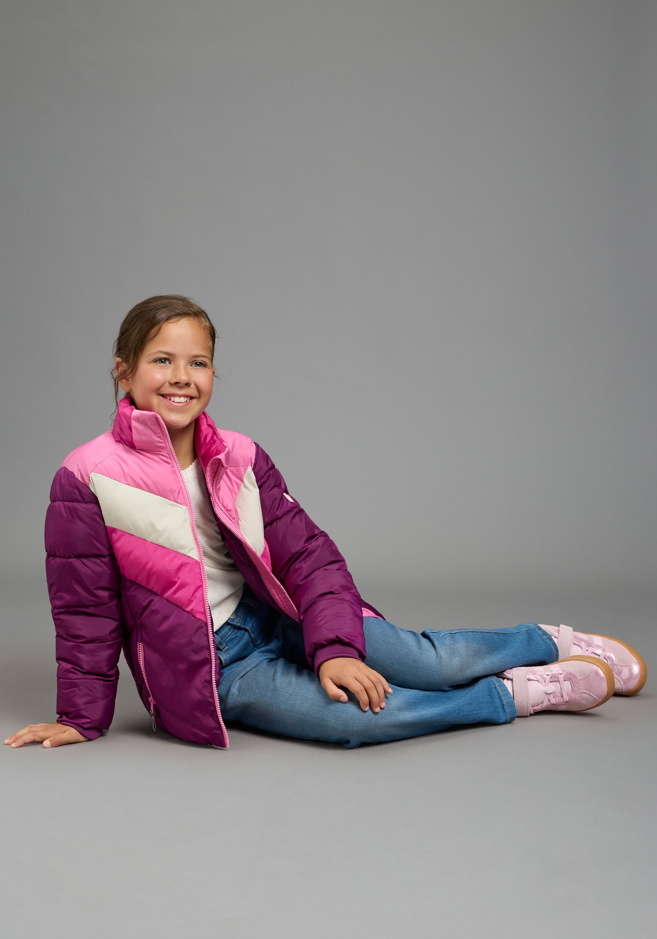 Scout Winterjacke »Winterjacke Colorblocking - NEU von SCOUT« mit Kapuze mit abnehmbarer Kapuze, mit Fleecefutter, wasser- und windabweisend