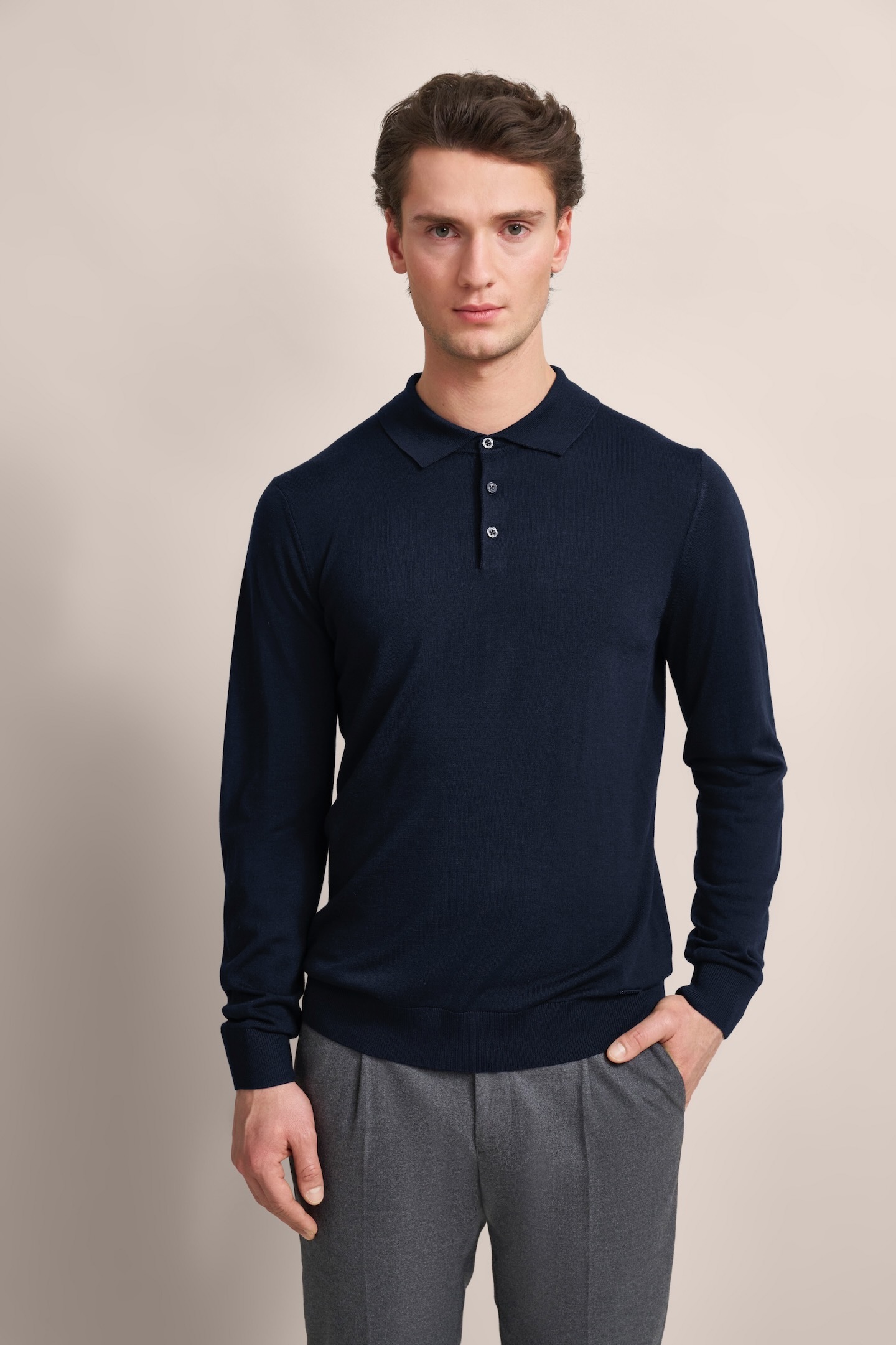 Langarm-Poloshirt, in moderner Optik