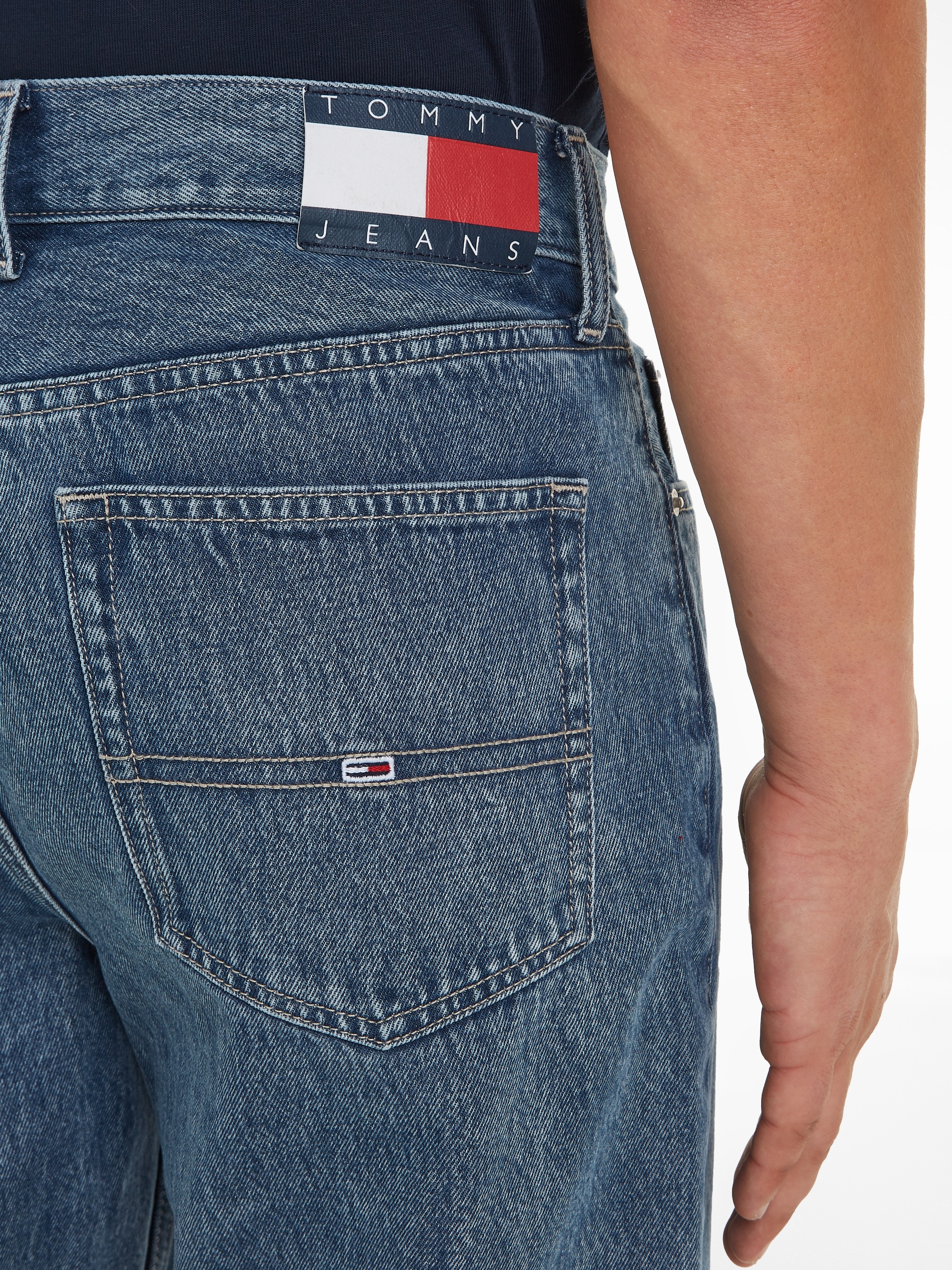 Tommy Jeans Tapered-fit-Jeans »Isaac Relaxed Tapered«, im 5-Pocket-Style