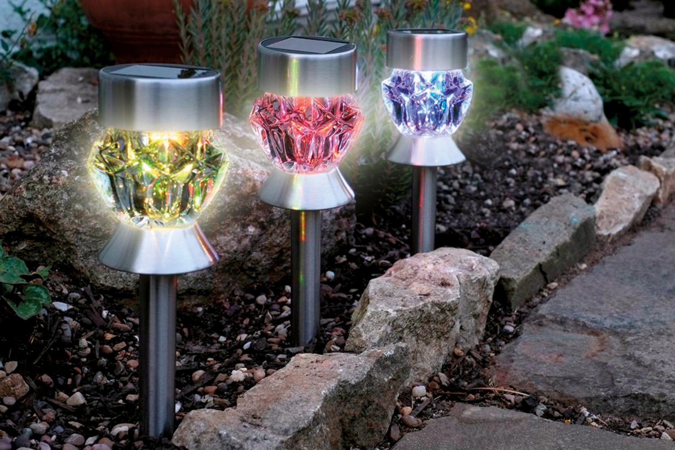 Gartenbeleuchtung mit bunten LEDs