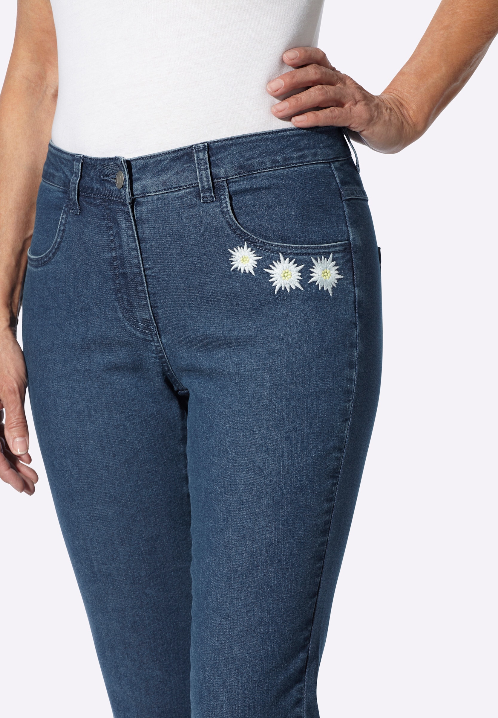 Sieh an! Bequeme Jeans »Jeans Trachtenjeans mit Edelweiß-Stickerei«