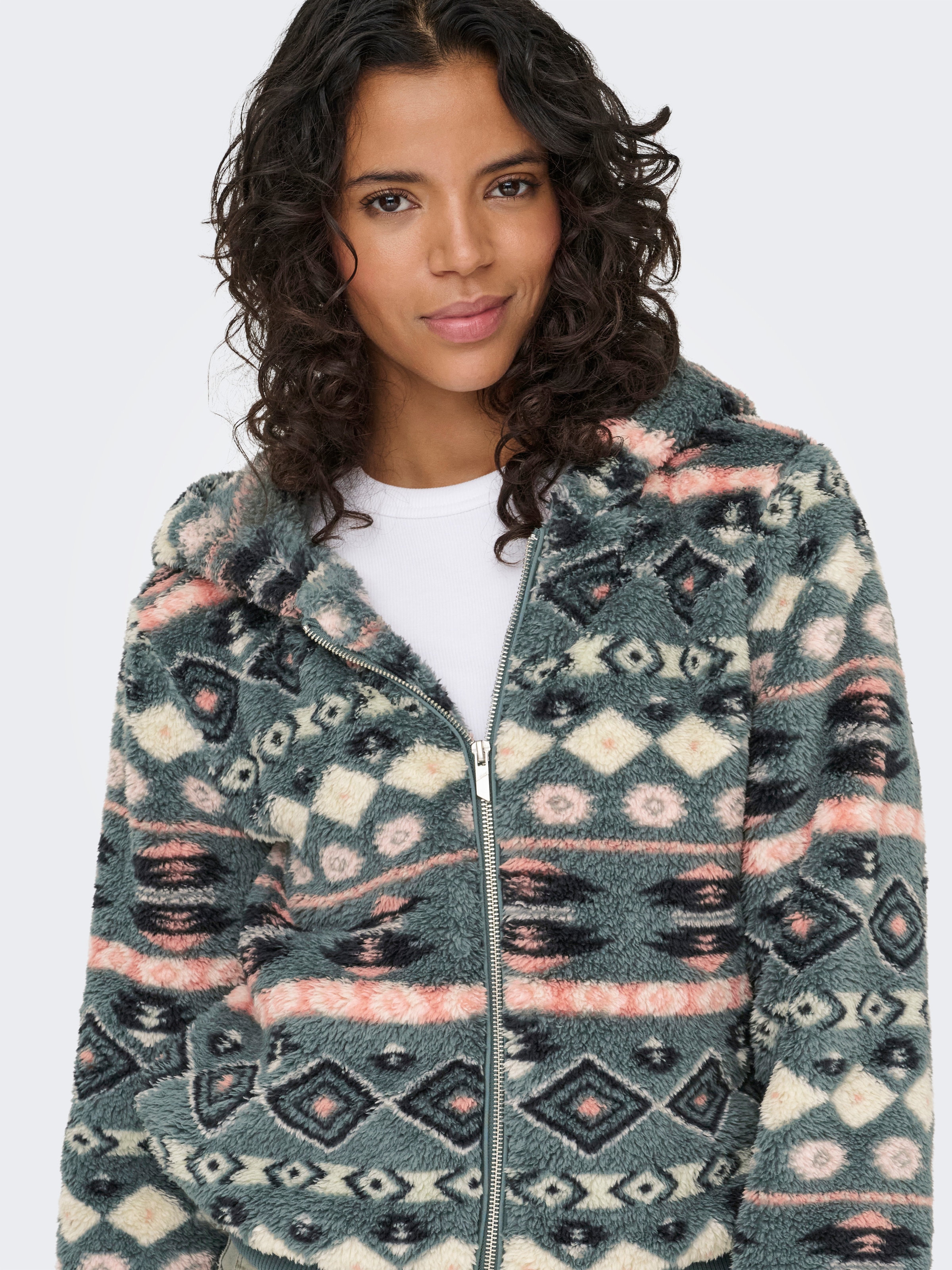 ONLY Outdoorjacke »ONLANNA CONTACT AOP HOOD JACKET OTW CS« mit Kapuze