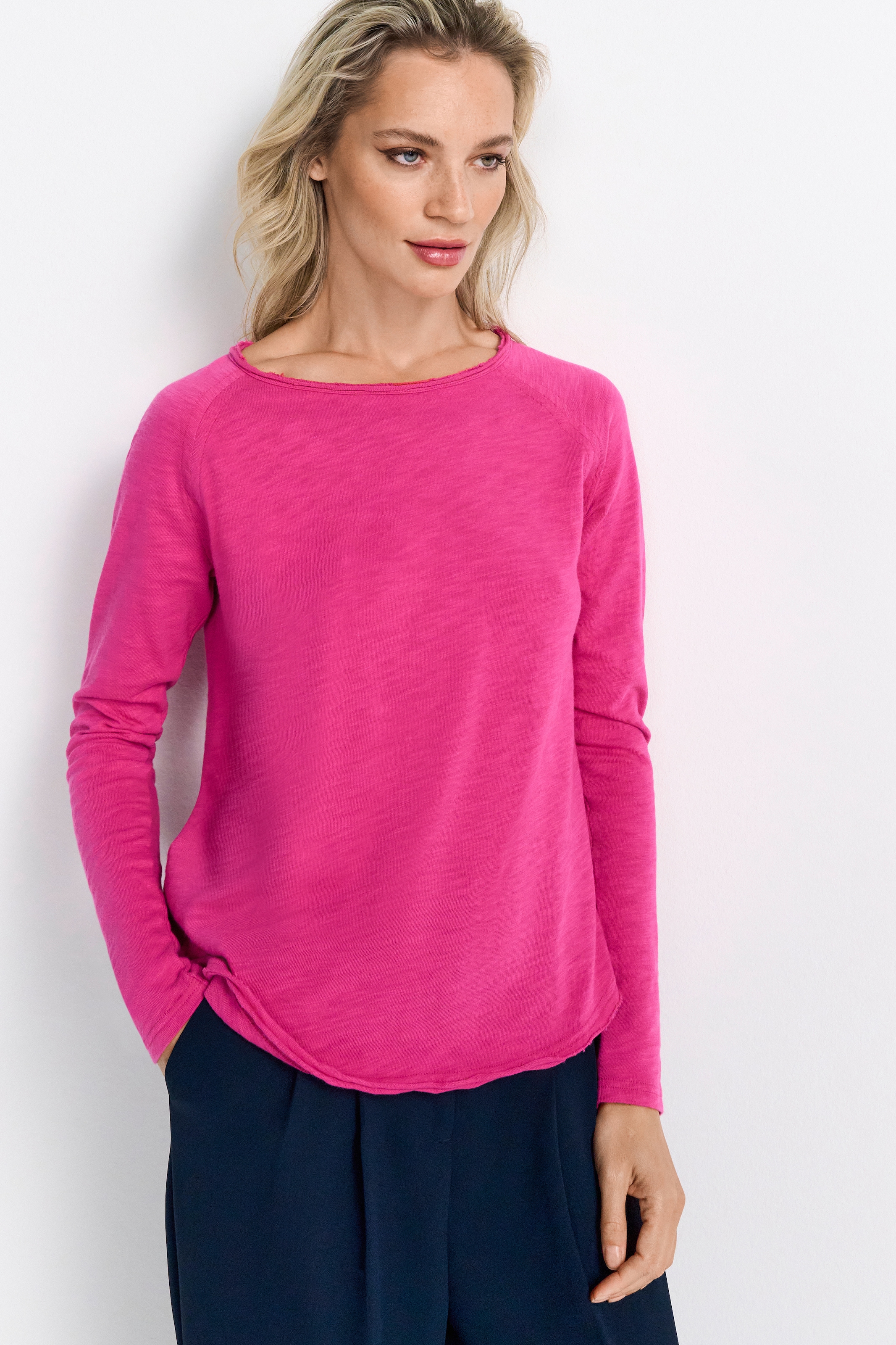 RICHROYAL Langarmshirt »2409 O HJ LS«, mit offener Ausschnittkante und Saum