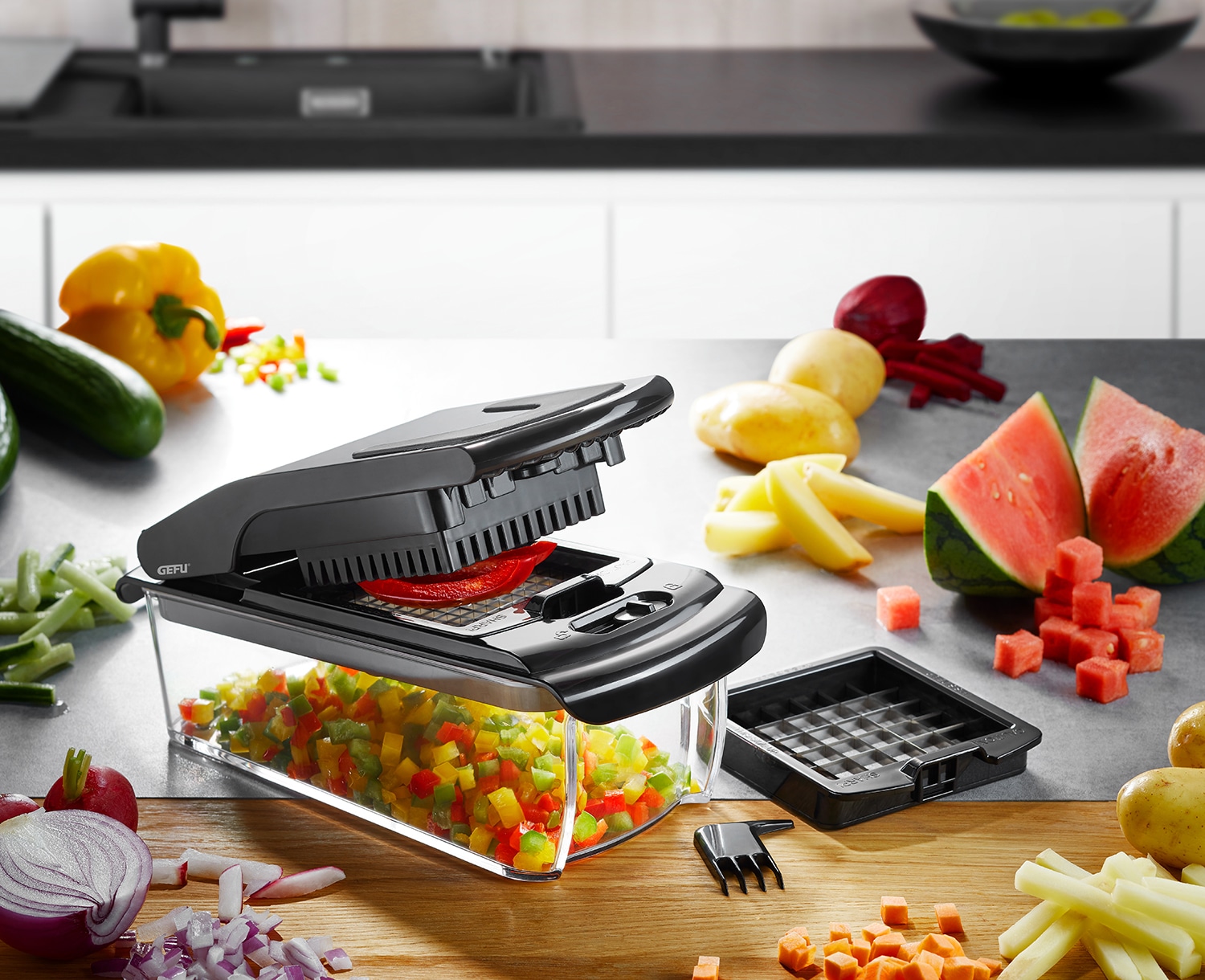 GEFU Zerkleinerer »Würfel- und Stifteschneider + 3 Schneidgitter« Aufbewahrungsdeckel und Reinigungskamm inklusive