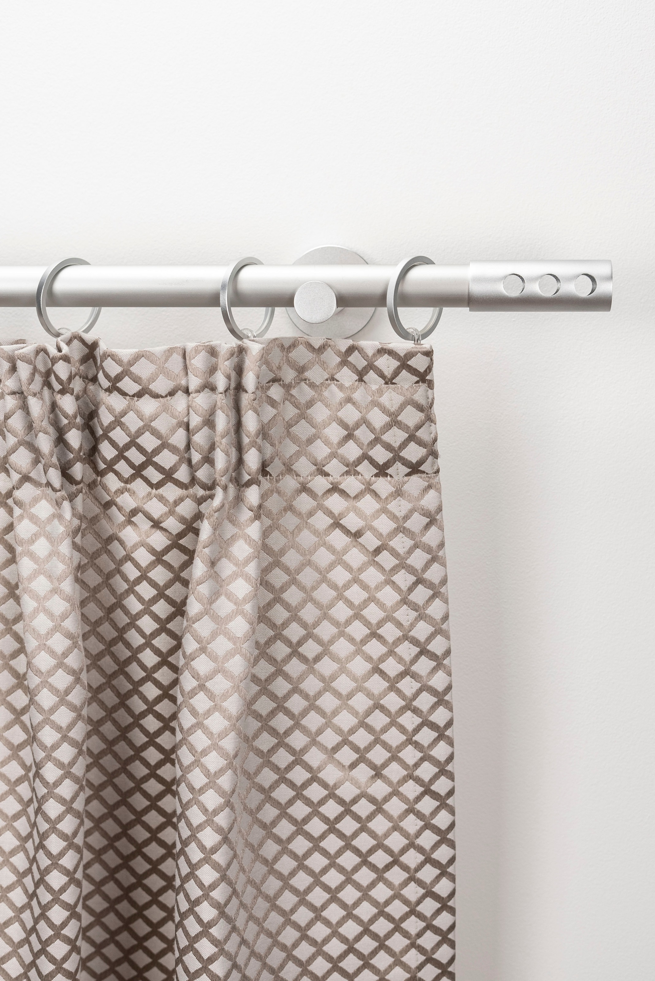 GARESA Gardinenstange »EASY« Ø 20 mm 1 läufig-läufig Wunschmaßlänge Vorhanggarnitur, verlängerbar, Endk. mit 3 Löcher, Alu, m. Ringe