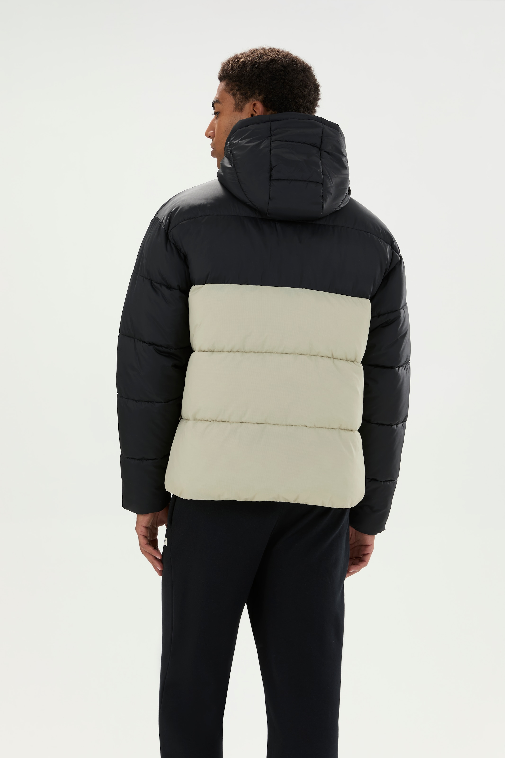 Ellesse Steppjacke »ASCARI 2 RETRO PADDED JACKET« wasserabweisend, windabweisend, wärmeisolierend, mit Reißverschluss