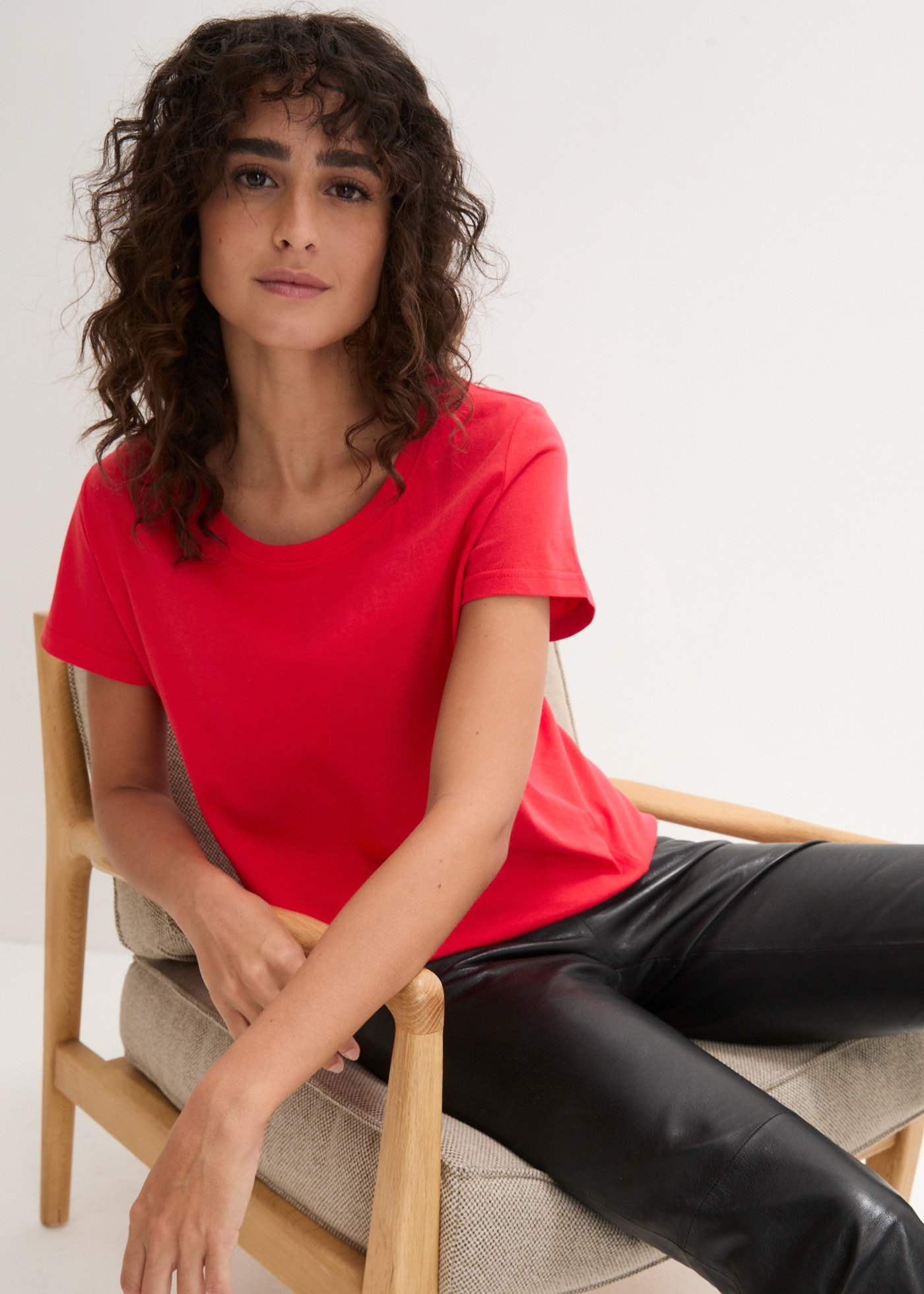 bonprix T-Shirt »Rundhals-Shirt, Kurzarm (5er Pack)« Packung, 5 Rundhals-Ausschnitt, mit kurzem Arm