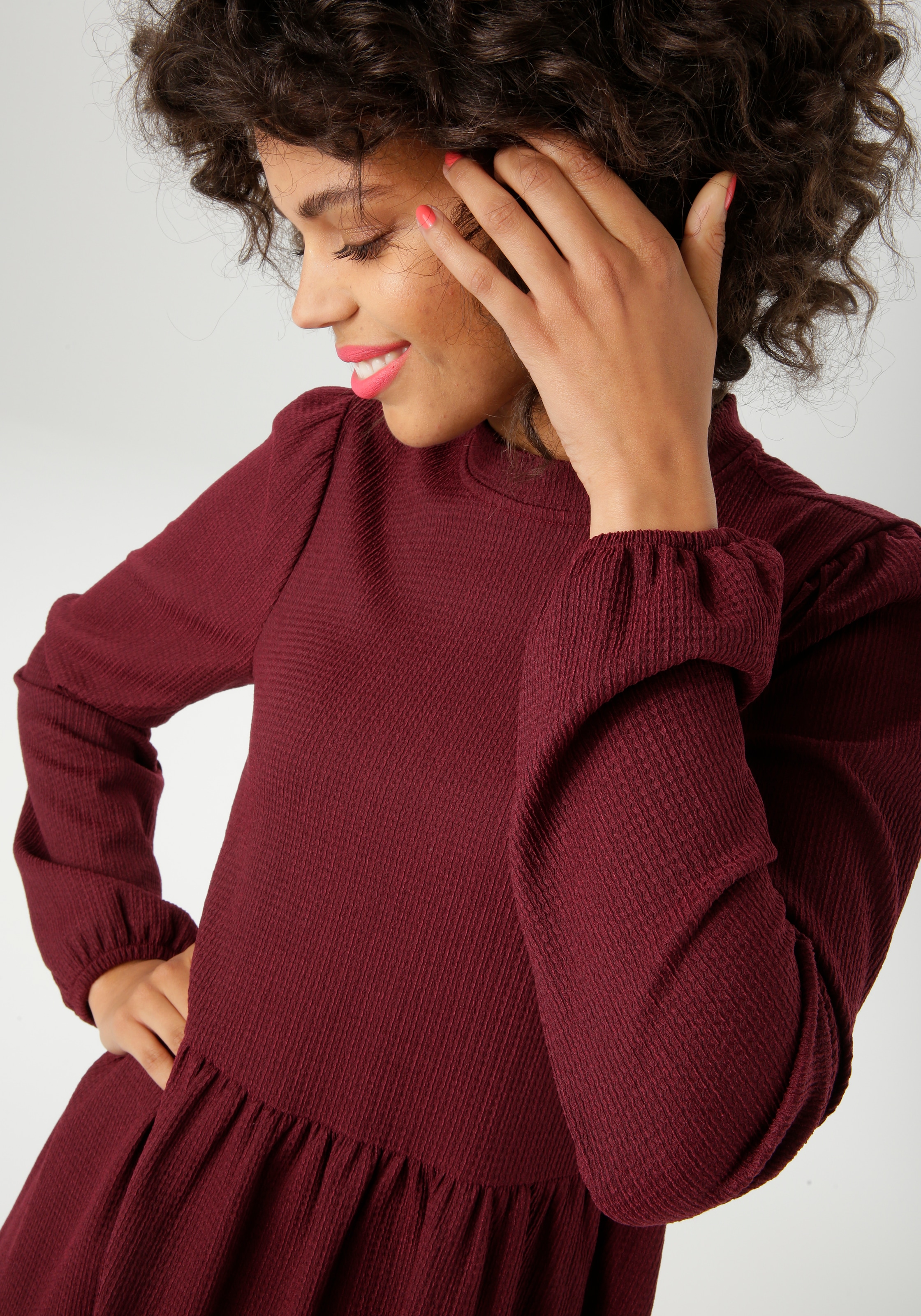 Aniston CASUAL Jerseykleid aus strukturierter, elastischer Crepé-Qualität