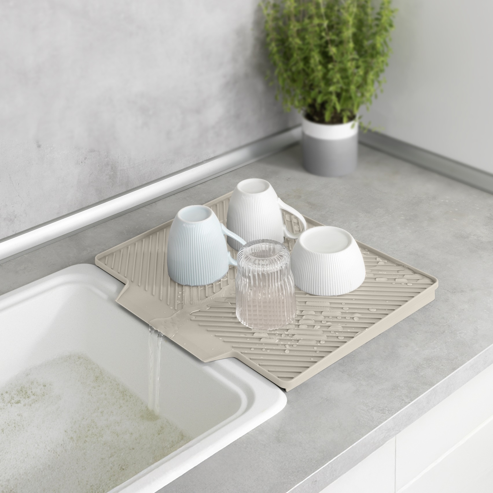 WENKO Abtropfmatte »Modell Nelia« Spülmatte für Geschirr, optimaler Wasserablauf, spülmaschinengeeignet