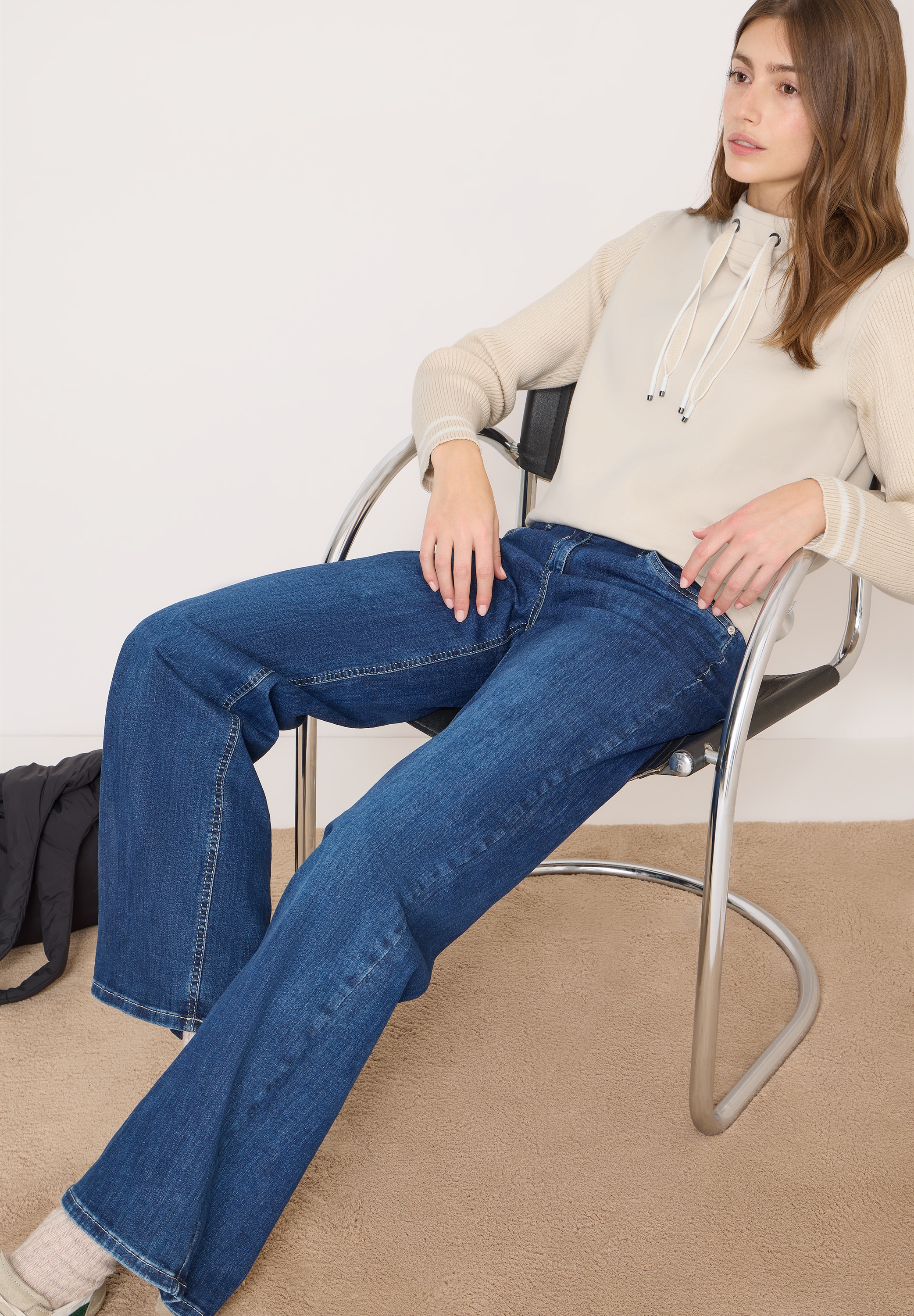 Cecil Sweatshirt , mit Strickärmeln und College Details
