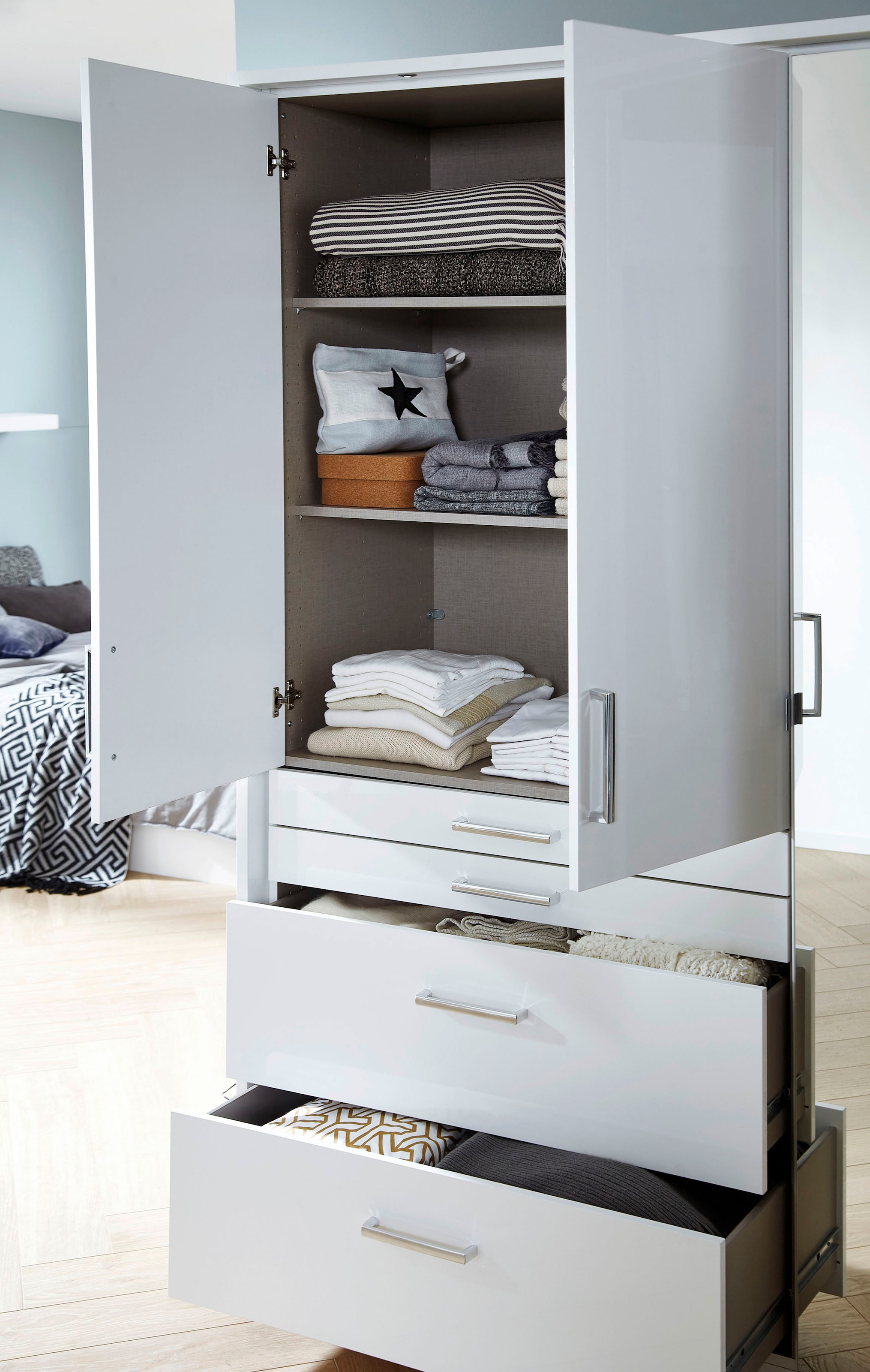 rauch Drehtürenschrank »Kleiderschrank Schrank Garderobe Garderobenschrank  HOMBURG« inkl. Passepartout, oberer Schubkasten mit Einteilung MADE IN GERMANY