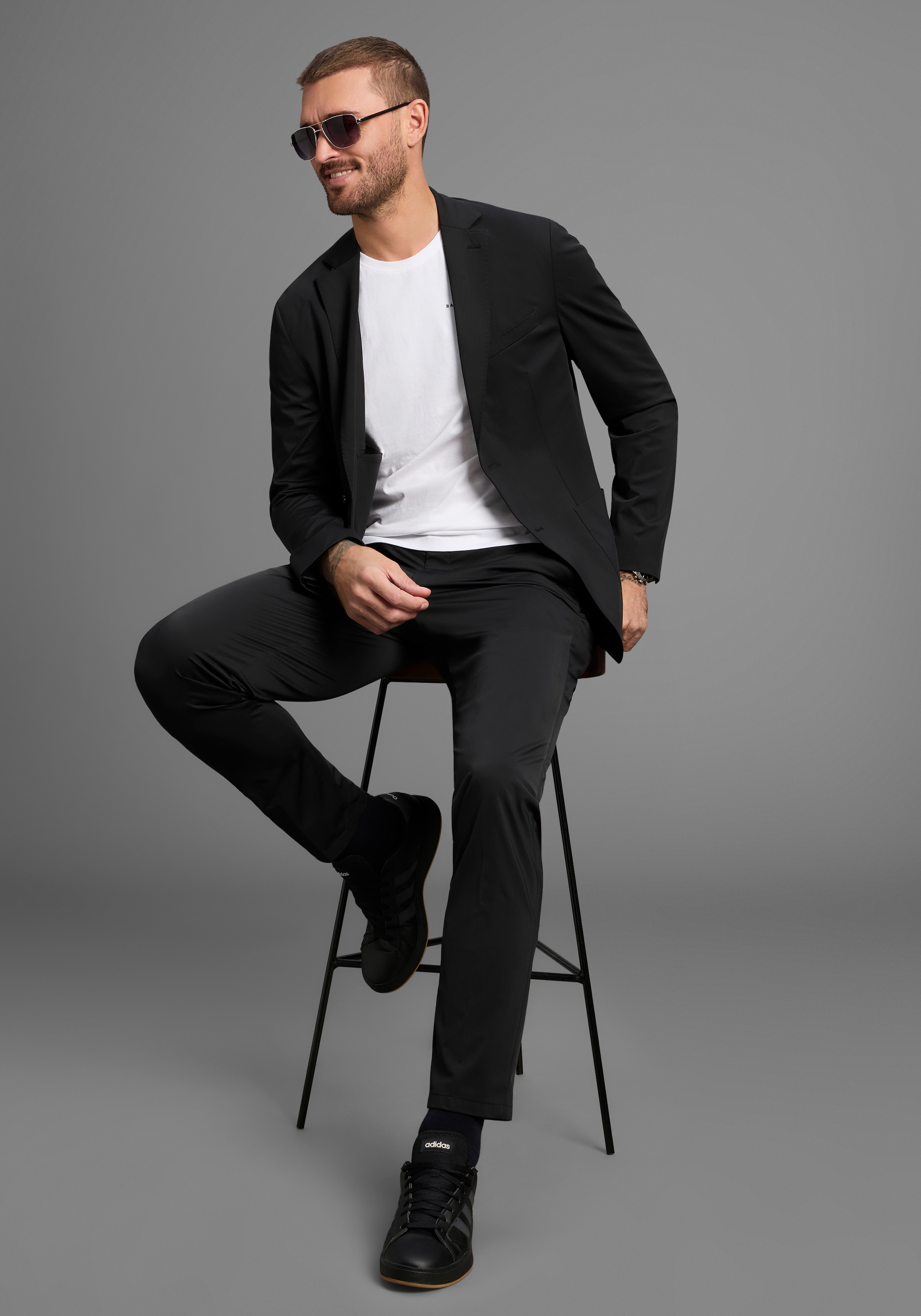 Bruno Banani Anzug »Packable Suit, Anzug« Sakko & Hose, 2 tlg. slim fit perfekt für Reisen! immer Top gestylt ohne Knitterfalten
