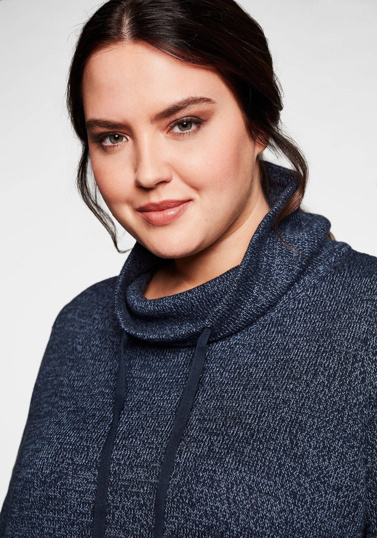 Sheego Rollkragenpullover »Pullover mit weitem Kragen, in melierter Optik«, mit weitem Kragen, in melierter Optik