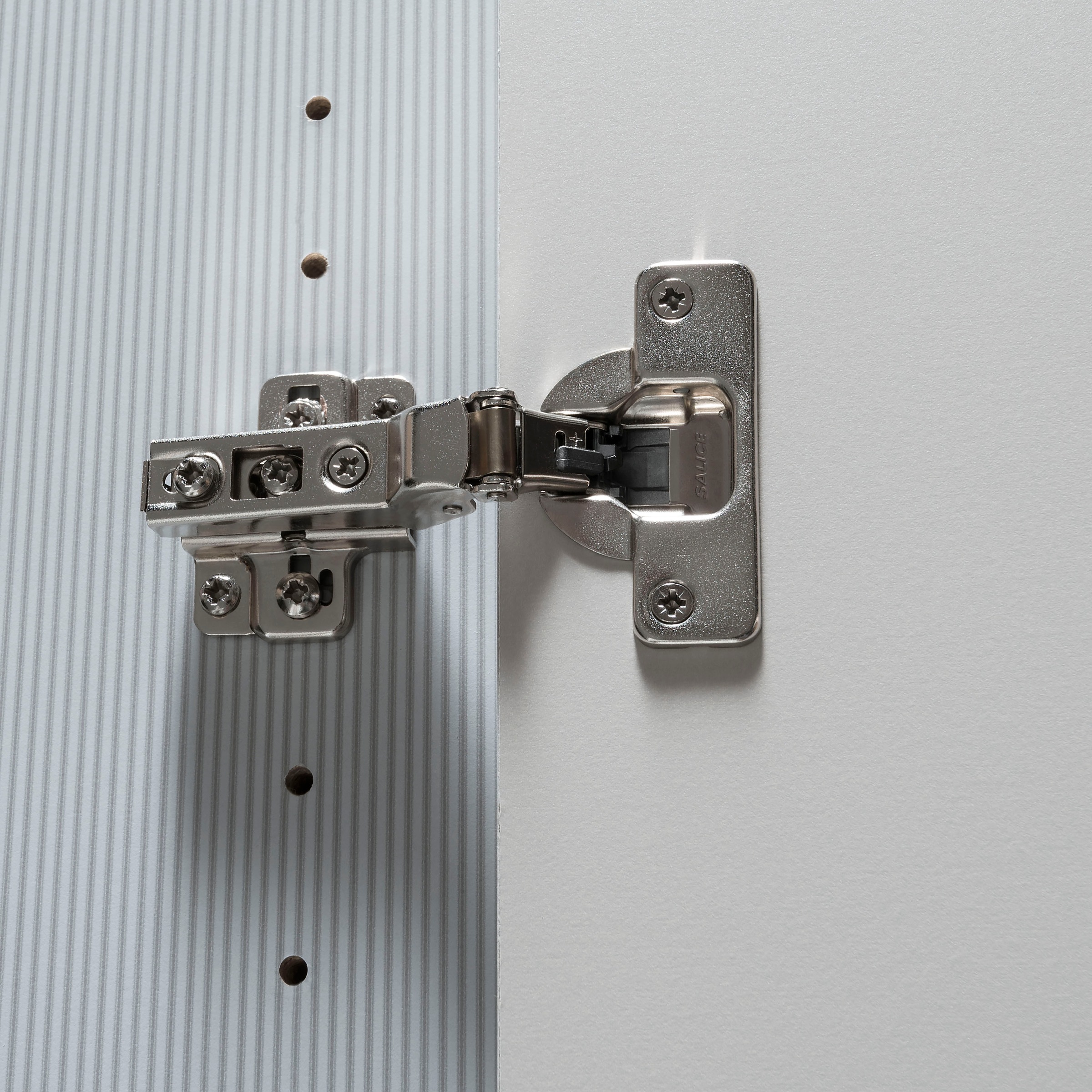 WIEMANN Drehtürenschrank »Monaco« mit Teil-Glasfront sowie hochwertige Beschläge inkl. Türdämpfung