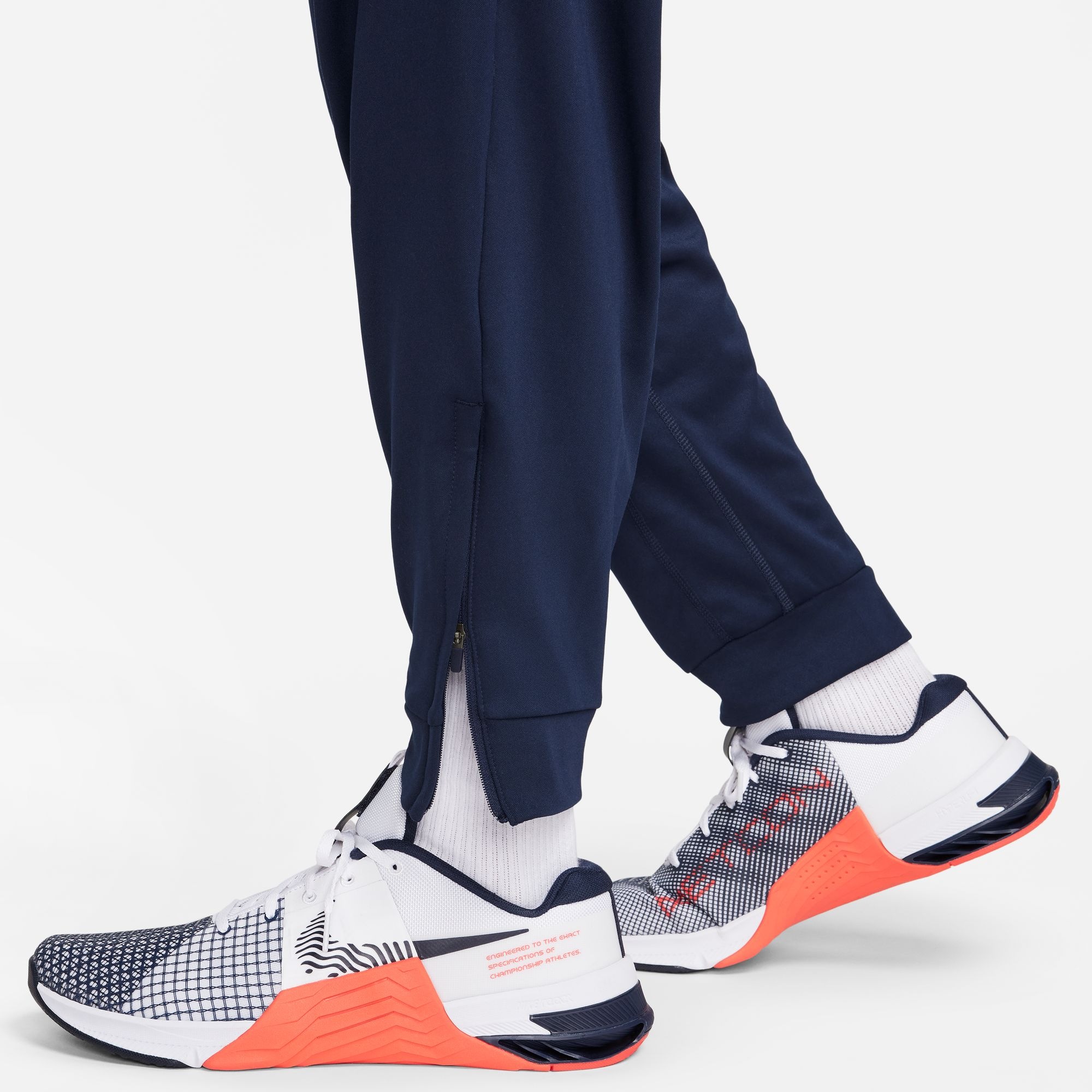 Nike Trainingshose »DRI-FIT TOTALITY MEN'S TAPERED FITNESS PANTS«