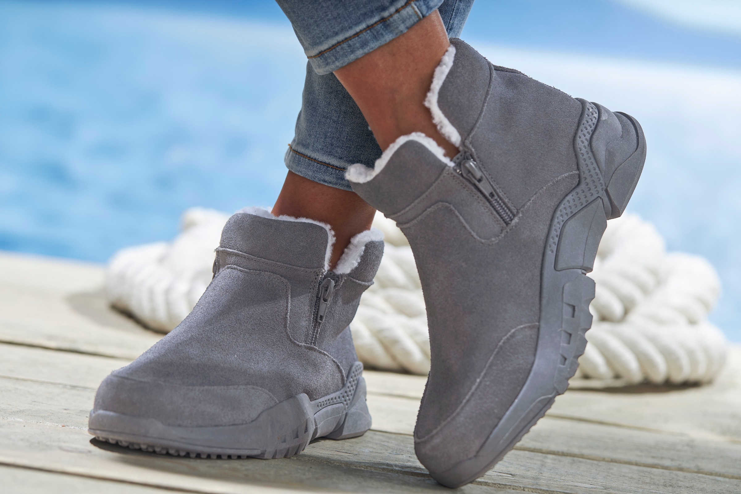 Vivance Stiefelette, aus Veloursleder und mit Warmfutter, Winterstiefel, Stiefel, Boots