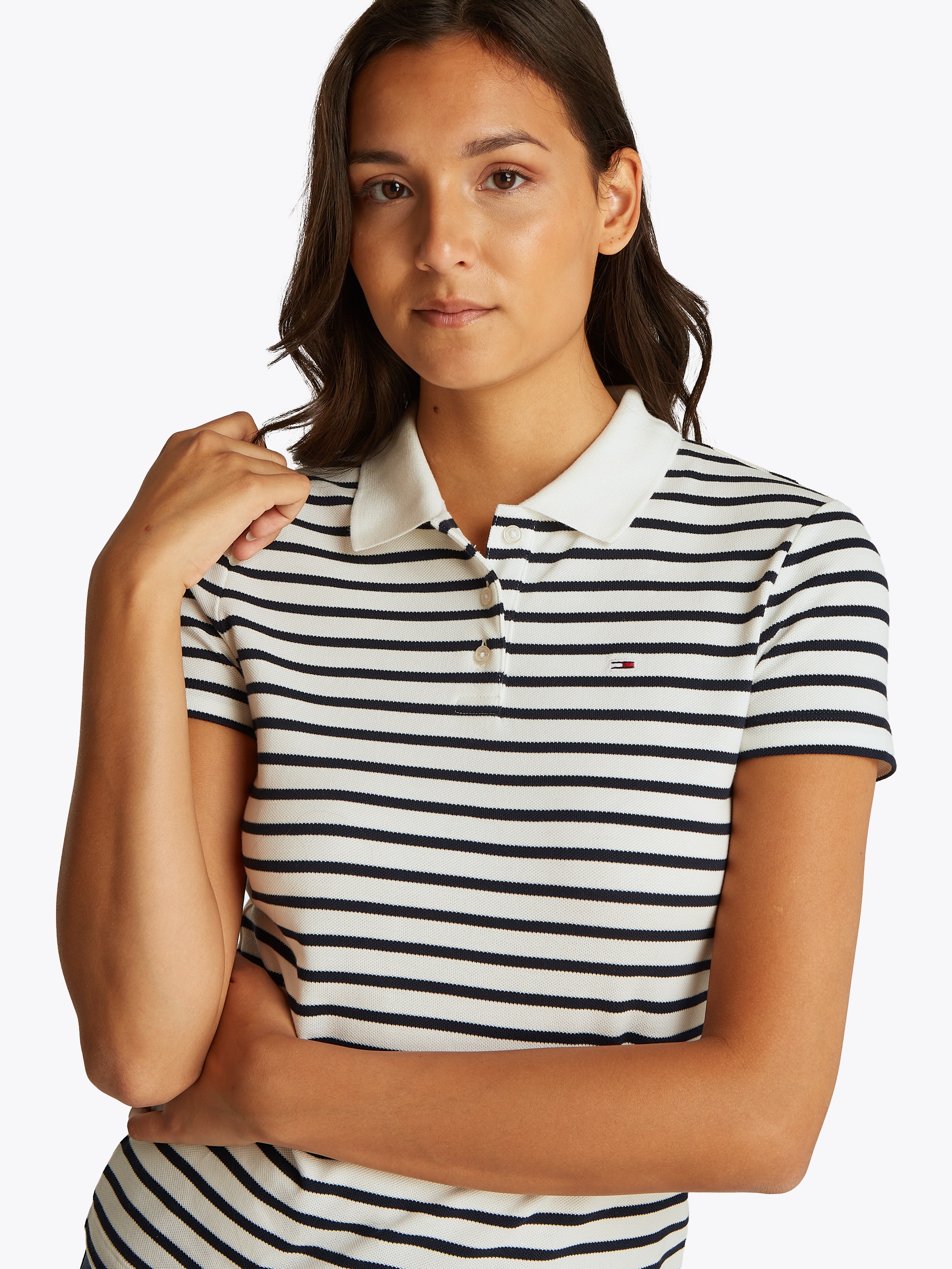 Tommy Jeans Poloshirt »TJW SLIM ESSENTIAL POLO SS«, mit Logostickerei