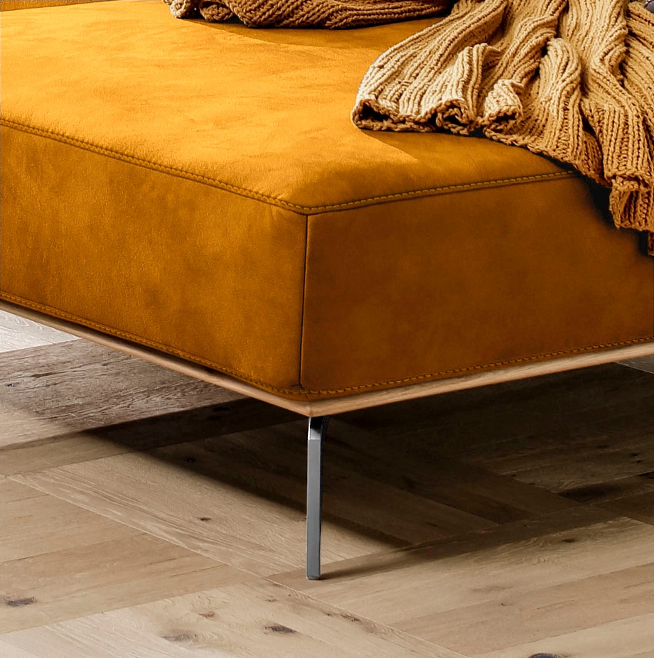 W.SCHILLIG Ecksofa »run, Designsofa mit tollem Sitzkomfort,  L-Form« mit elegantem Holzsockel, Füße in Chrom glänzend, Breite 279 cm