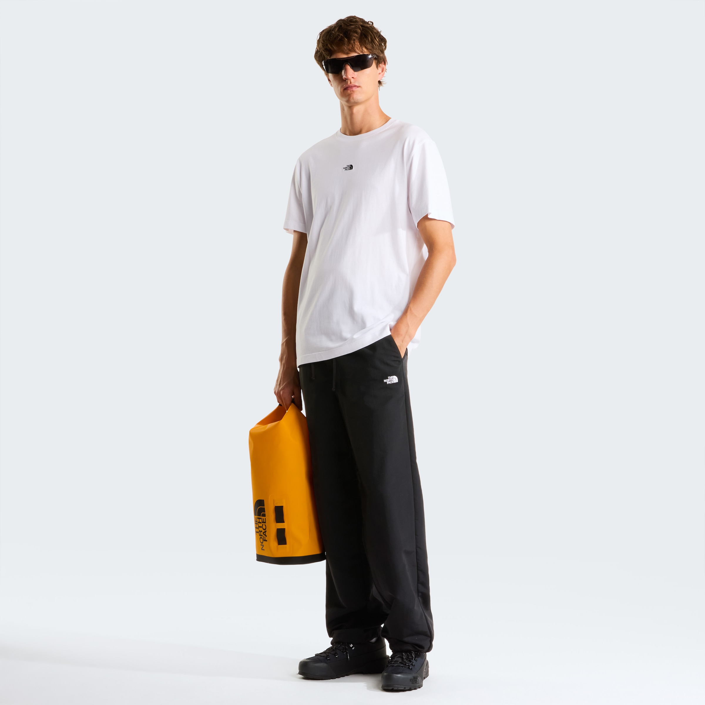 The North Face T-Shirt »M ESSENTIAL CENTER LOGO RELAXED SHORT SLEEVE TEE« lockere Passform, Kurzarm, für Sportmode und Outdoormode