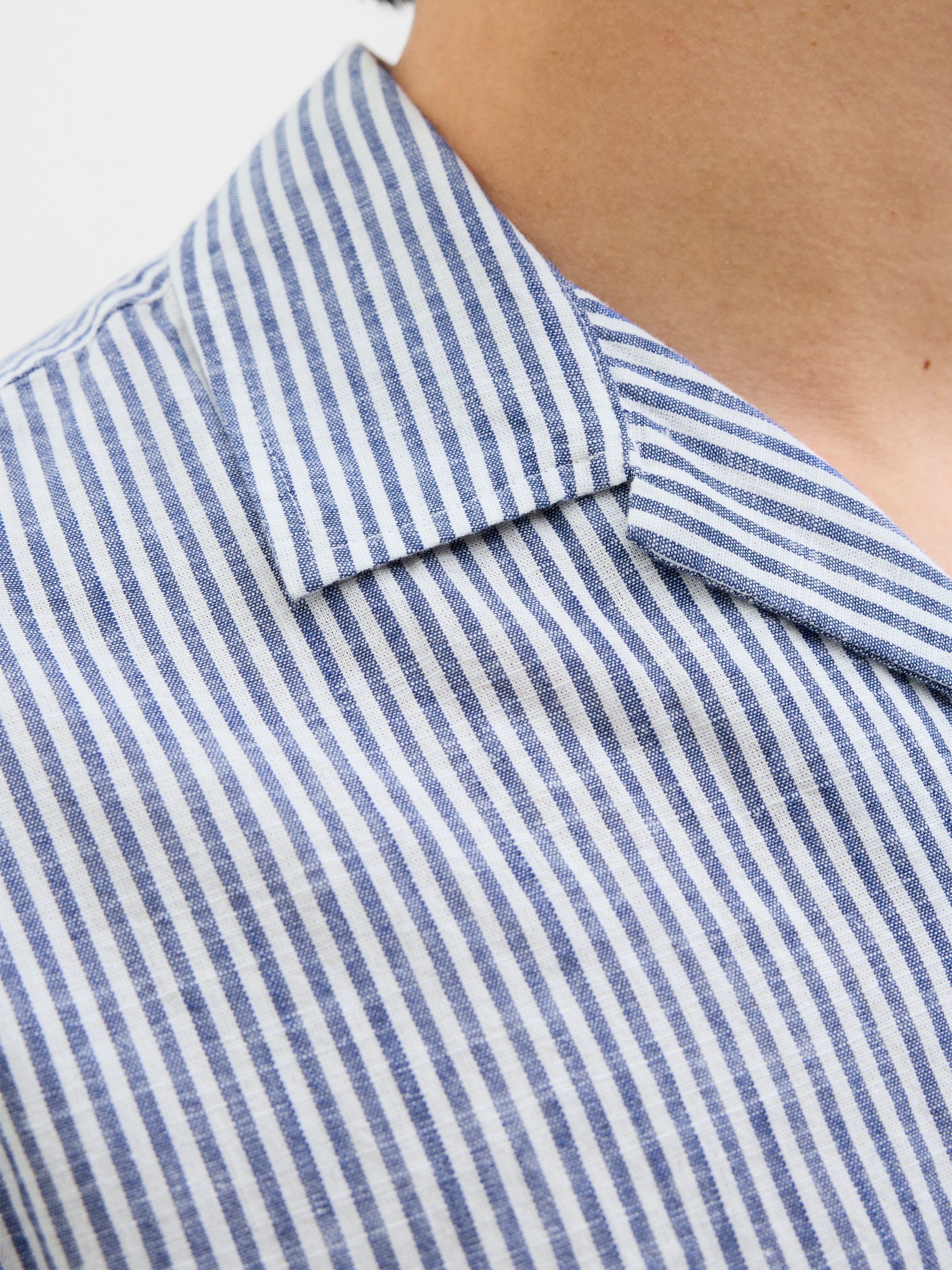 Jack & Jones Kurzarmhemd »JJESUMMER RESORT SHIRT SS SN«, mit Resort Kragen
