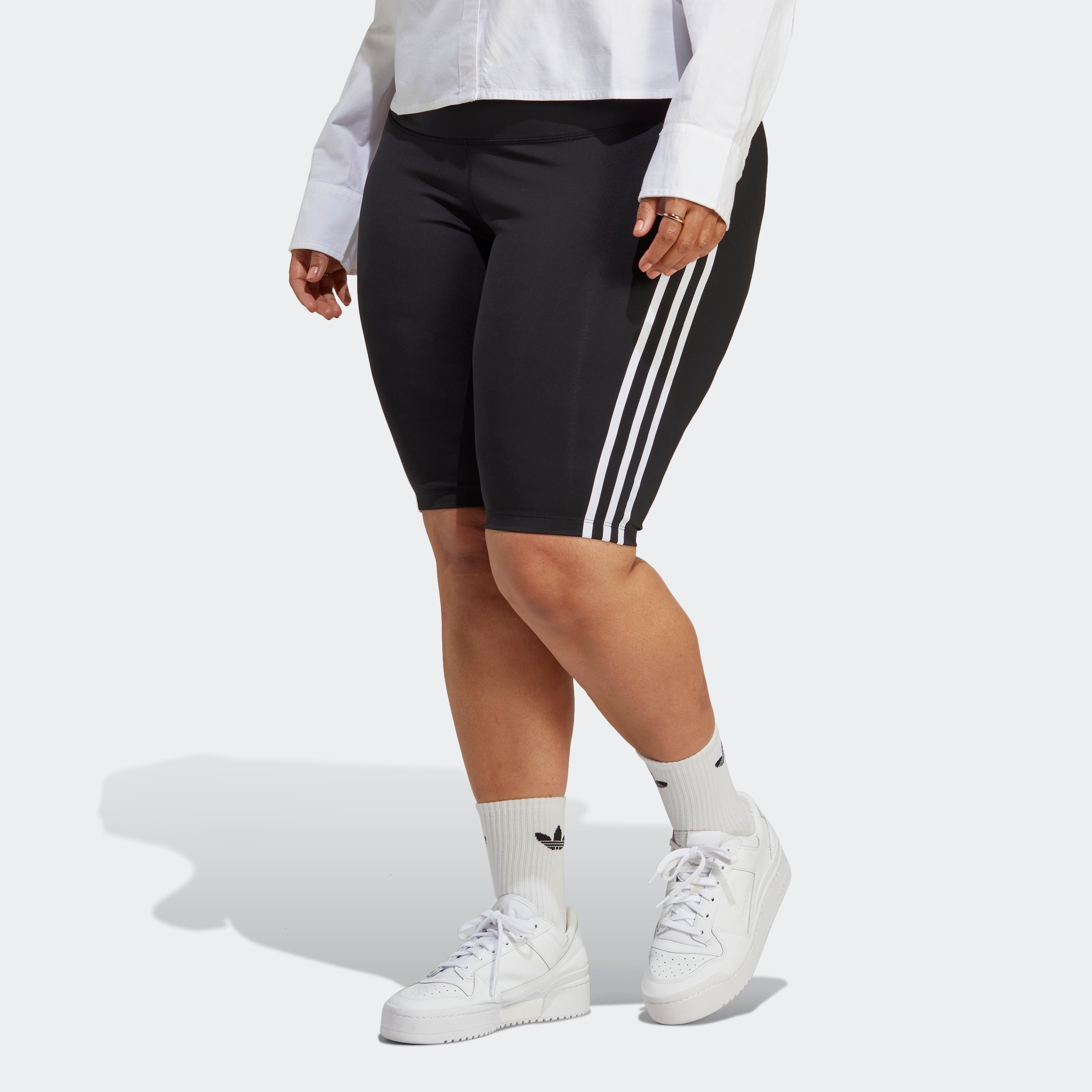 adidas Originals Shorts »ADICOLOR CLASSICS HIGHWAISTED KURZE«, (1 tlg.) bei  ♕