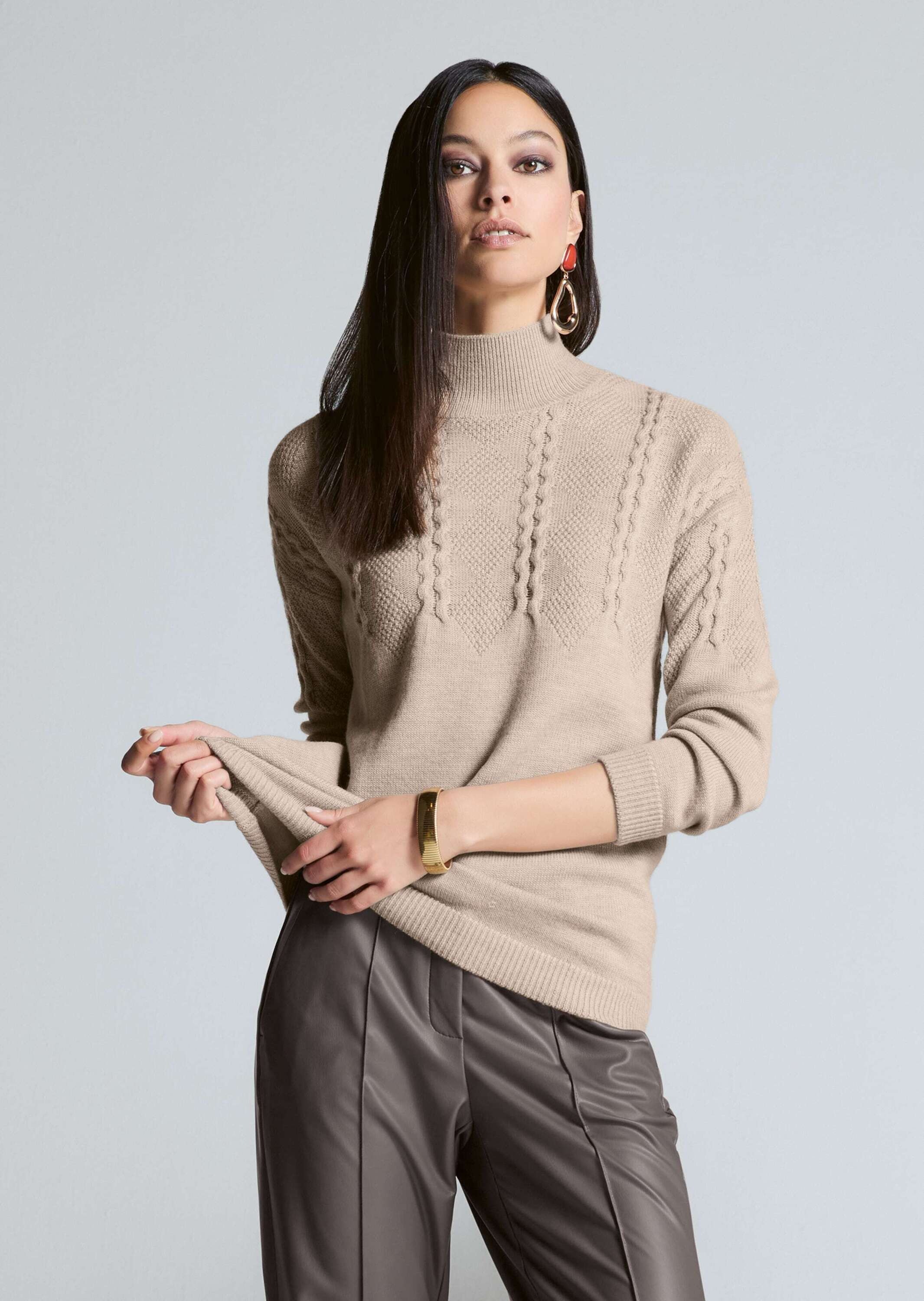 MADELEINE Longpullover »Strickpullover Stilvoller Wollpullover mit Stehkragen«