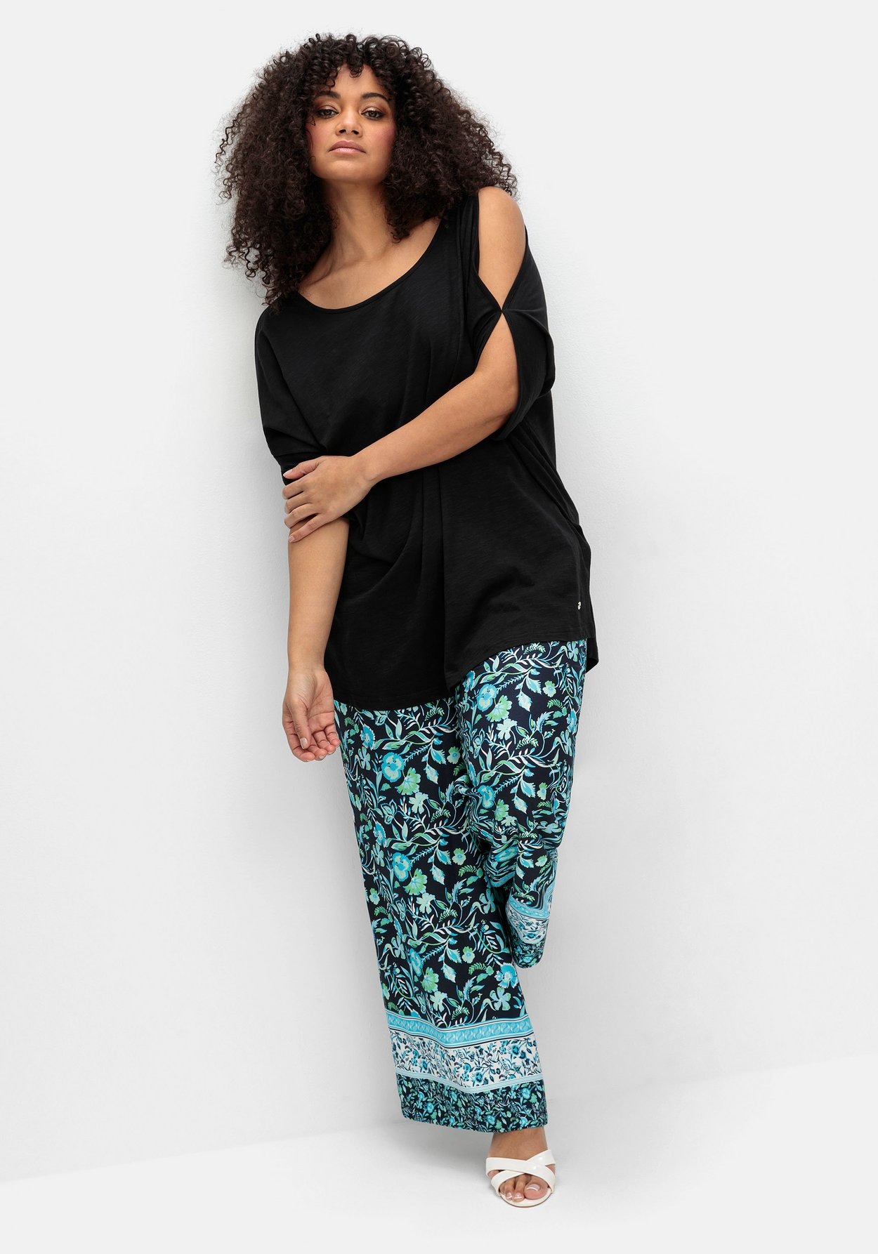 Sheego Schlupfhose »Hose mit Blumenprint und Smokbund«