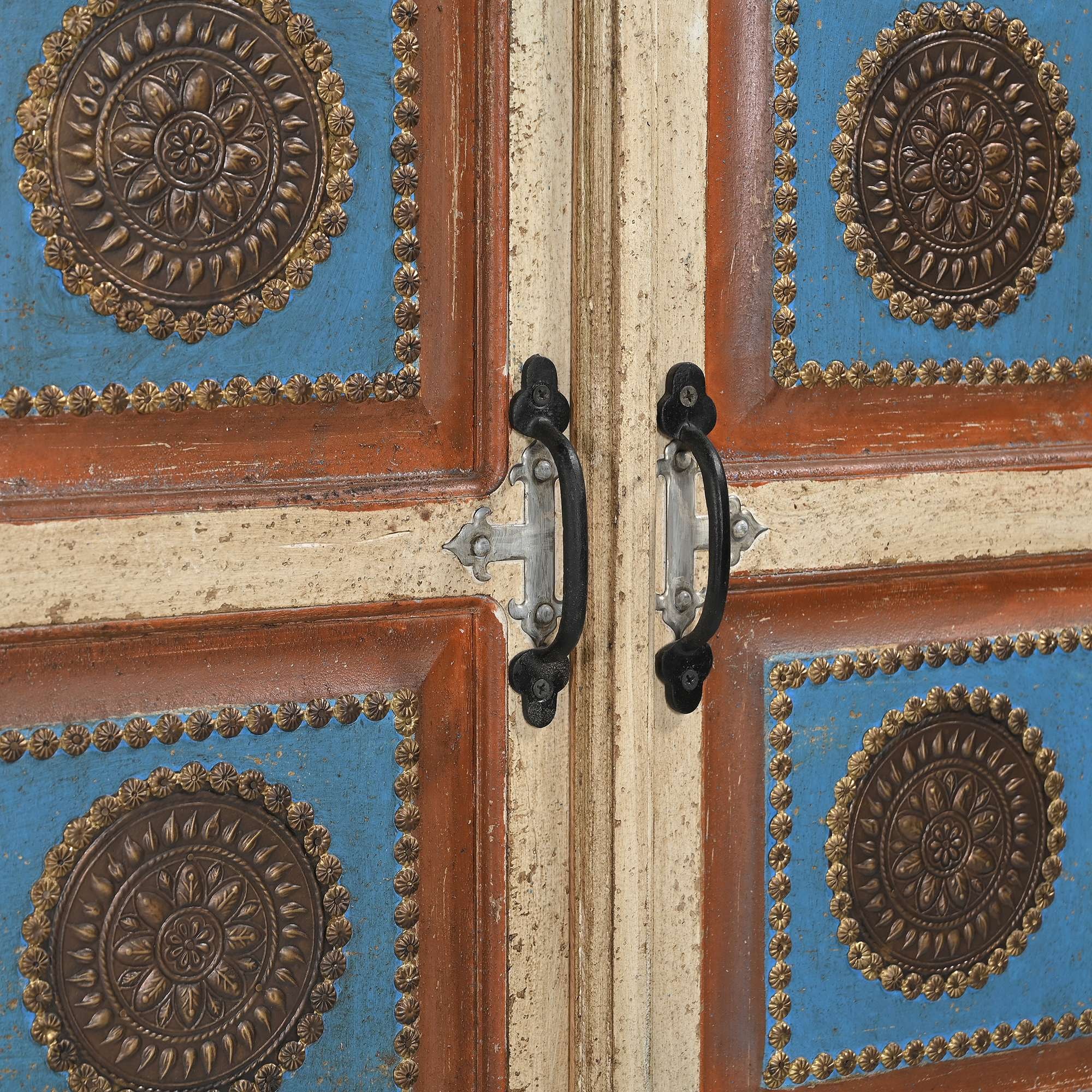 OTTO home Sideboard »Mahar« mit aufwendiger Schnitzerei, handgefertigt, Unika-Möbel, Breite 160 cm