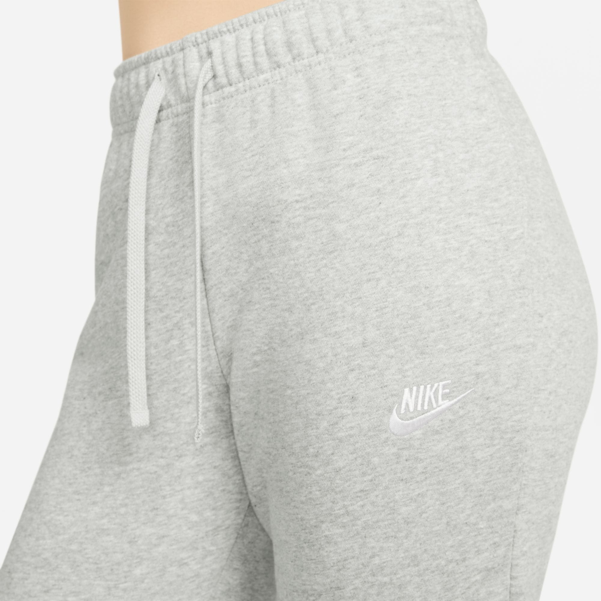 Nike Sportswear Jogginghose »Club Fleece Women's Mid-Rise Slim Joggers«, weiches Fleecematerial