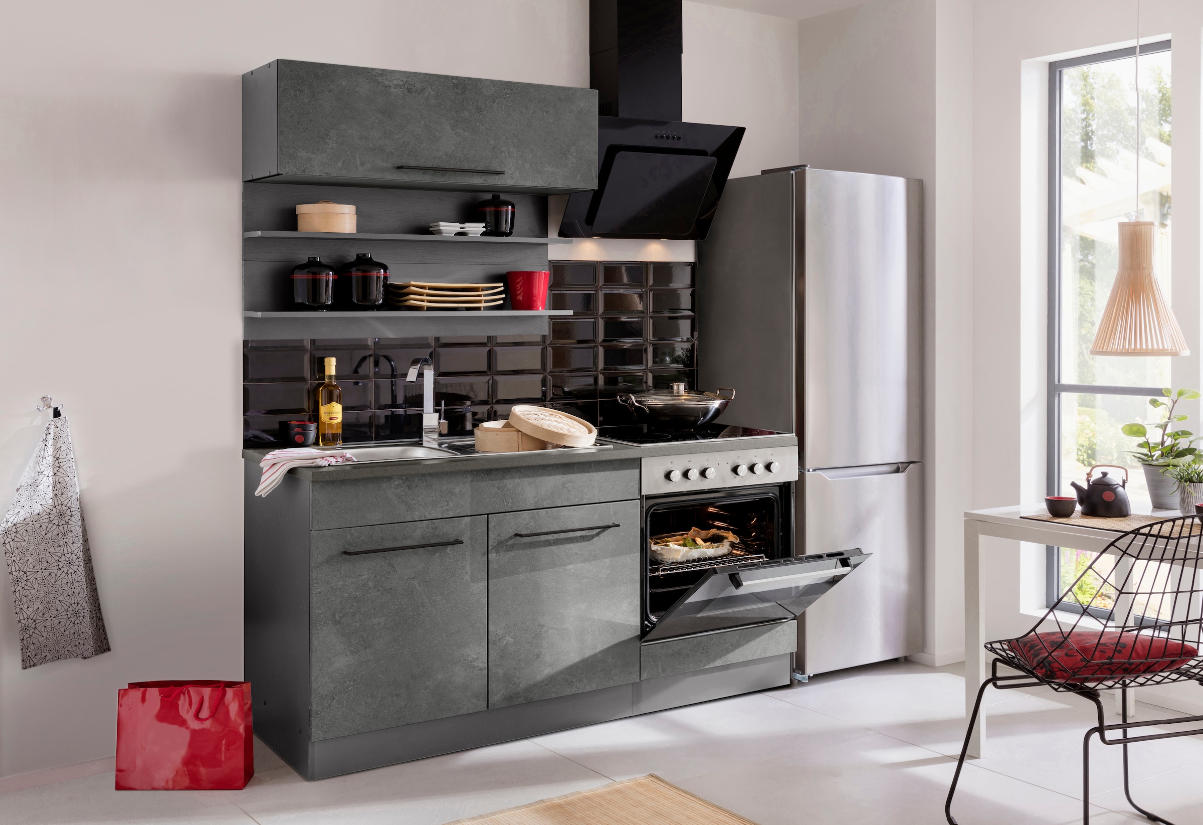 KOCHSTATION Küchenzeile »KS-Tulsa«, mit E-Geräten, Breite 160 cm, schwarze Metallgriffe