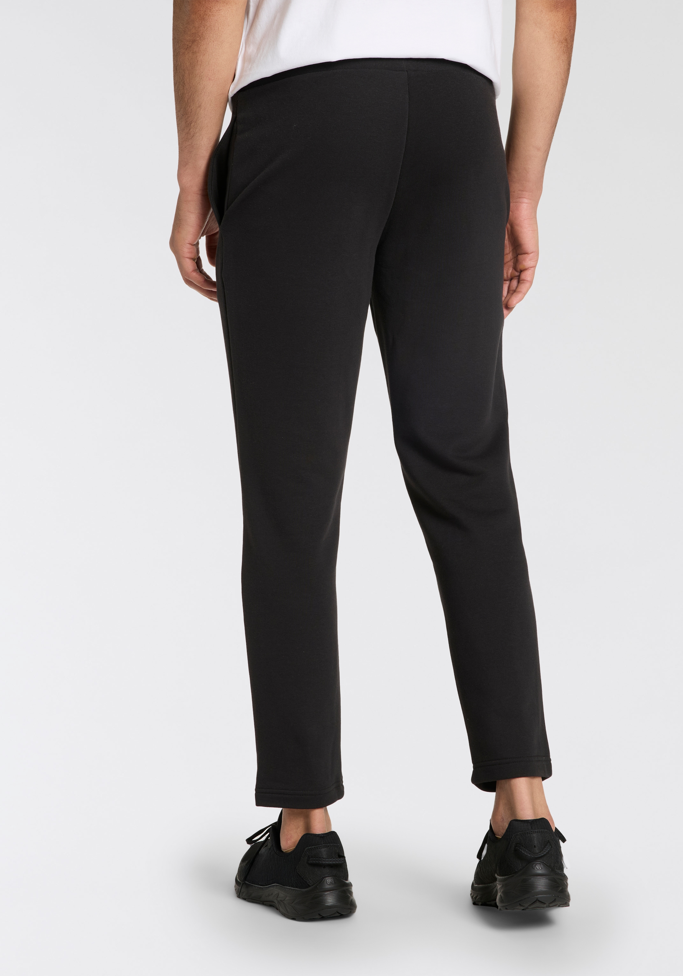 PUMA Trainingshose »ESS NO. 1 LOGO SWEATPANTS TR OP«, Jogginghose, weiche French Terry Qualität