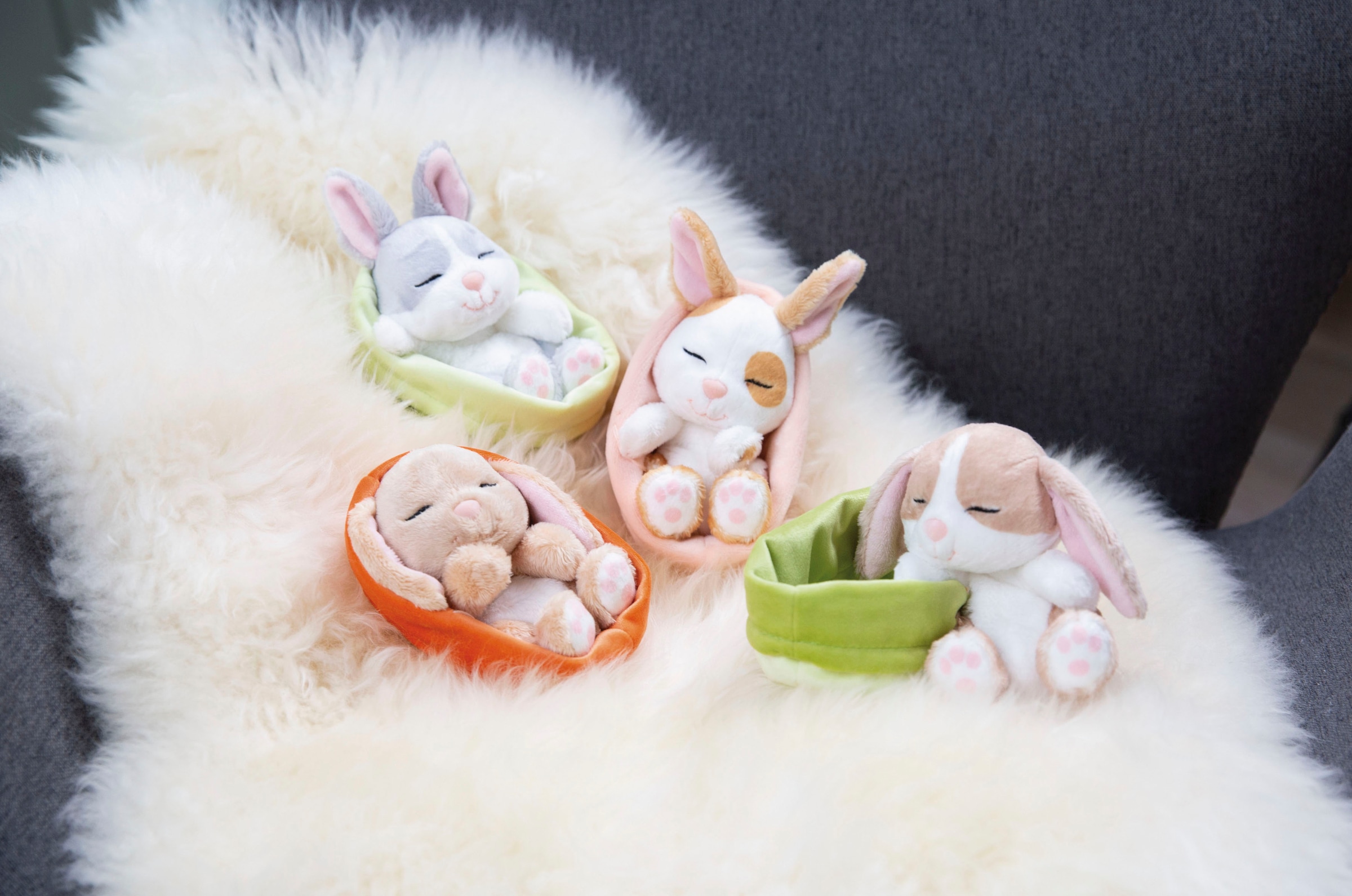 Nici Kuscheltier »Sleeping Pets, Hase grau/weiß, 12 cm«, im Körbchen