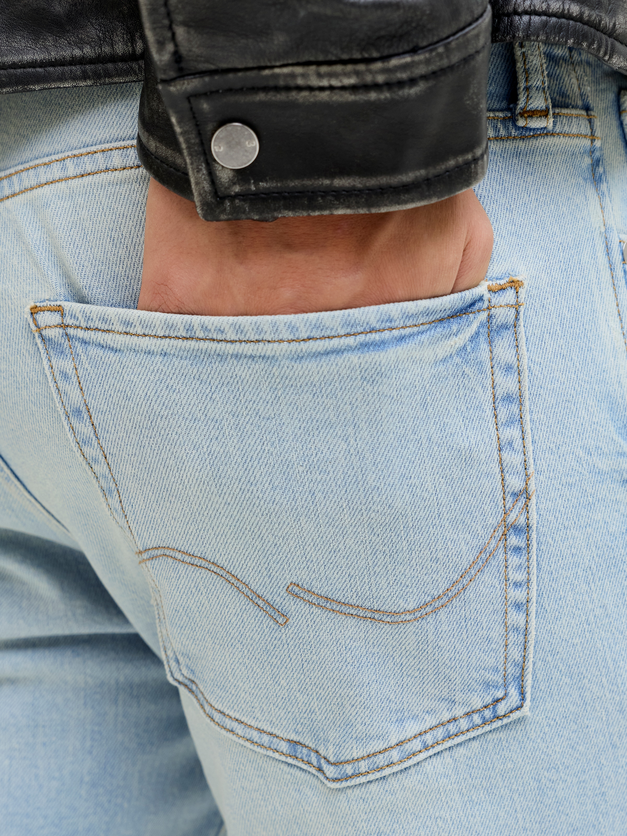 Jack & Jones Regular-fit-Jeans »JJICLARK im Used-Look, Stretchkomfort und niedrige Leibhöhe« Baumwollmischung, regular fit
