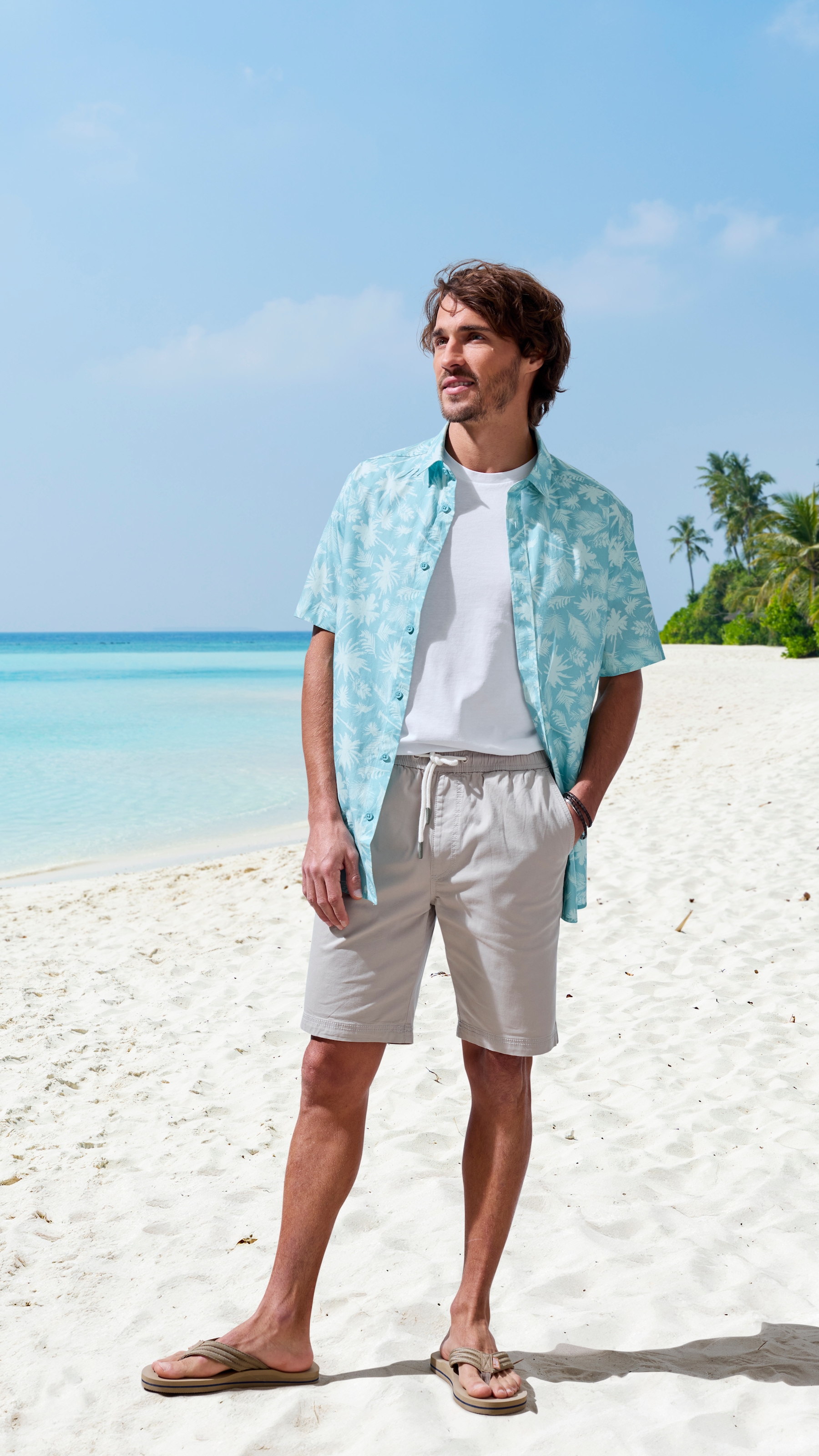 John Devin Shorts »Bermuda«, kurze Hose aus elastischer, gewebter Baumwollqualität