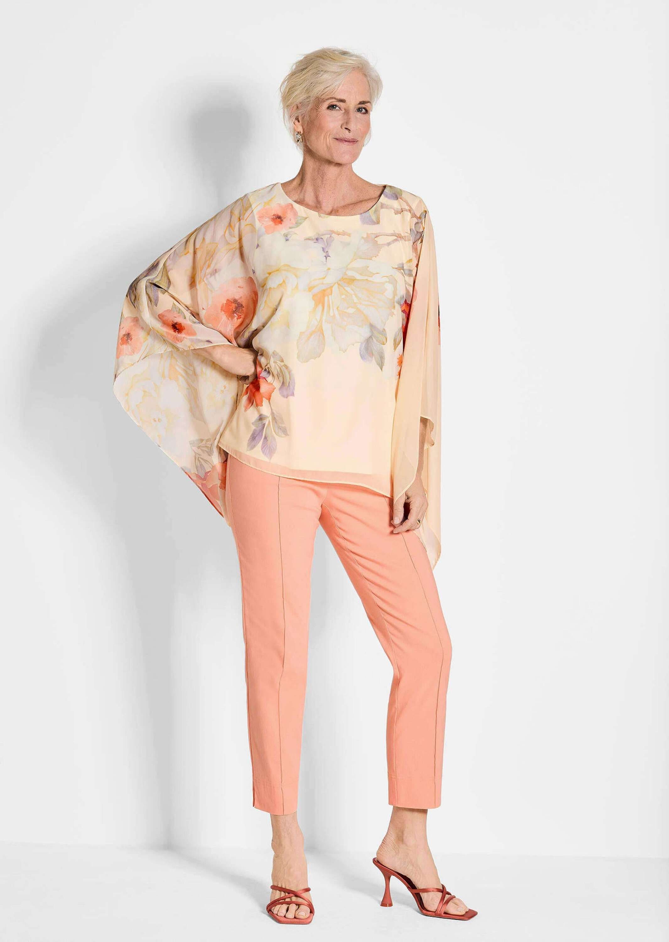 GOLDNER Satinbluse »Kurzgröße Chiffonbluse mit floralem Design«