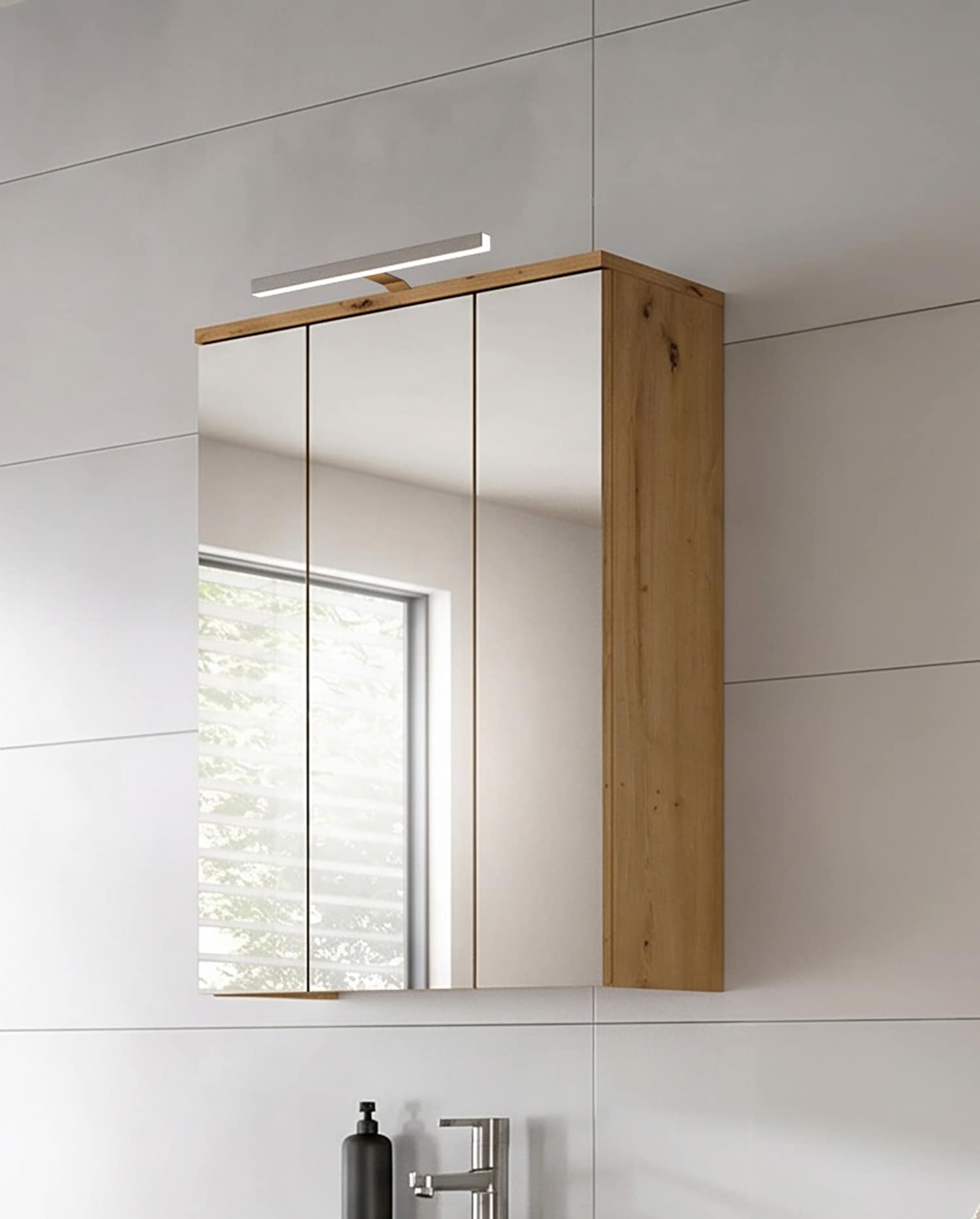 welltime Badezimmerspiegelschrank »LUCCA, Breite 60cm, inkl. LED Beleuchtung, 3 Spiegeltüren« Set, 2 Stk. tlg.