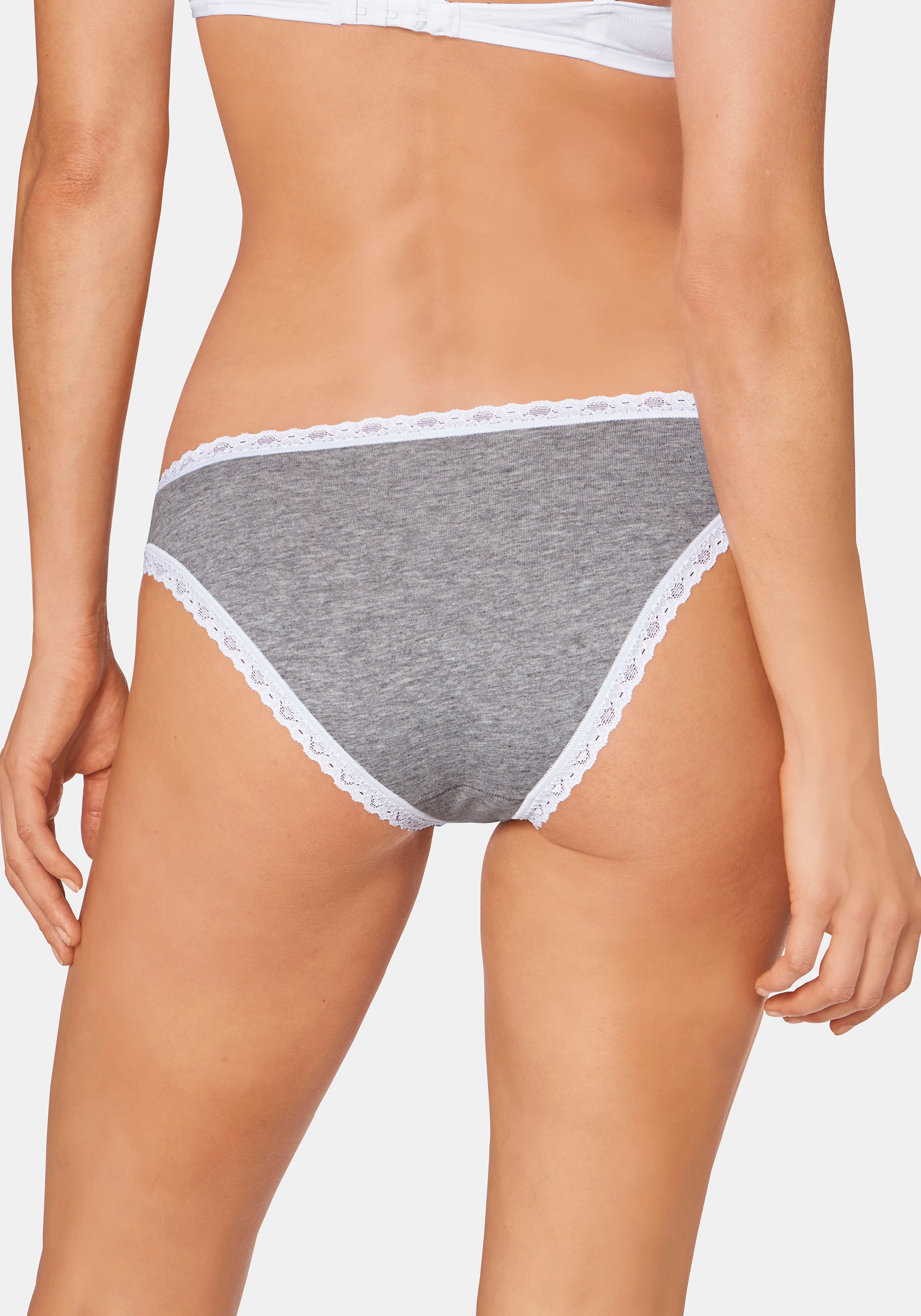 sloggi Slip »24/7 Weekend Tanga C3P«, (3er Pack), mit flachen Spitzen-Kanten