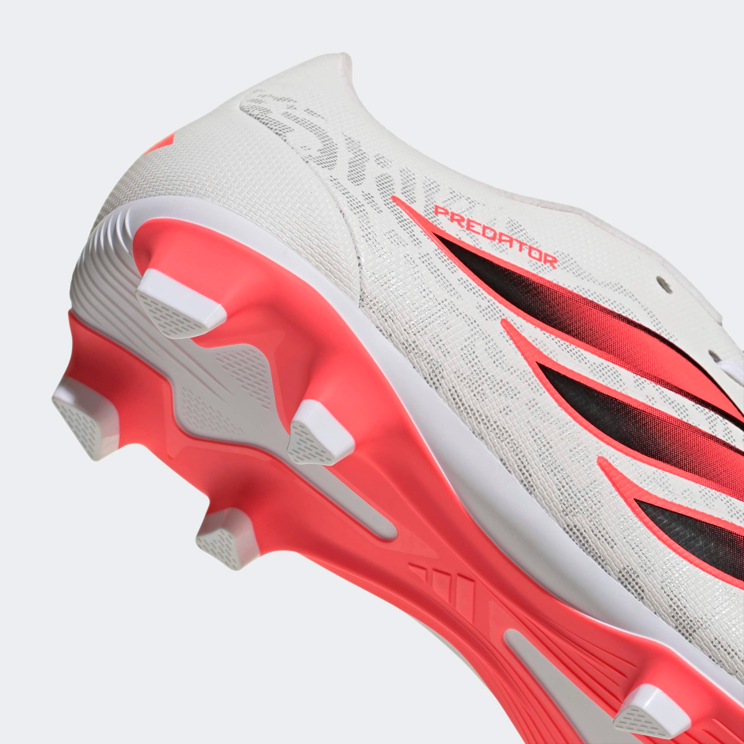 adidas Performance Fußballschuh »PREDATOR CLUB , UMSCHLAGBARE ZUNGE, FESTE / GEMISCHTE BÖDEN«  für viele verschiedene Böden geeignet