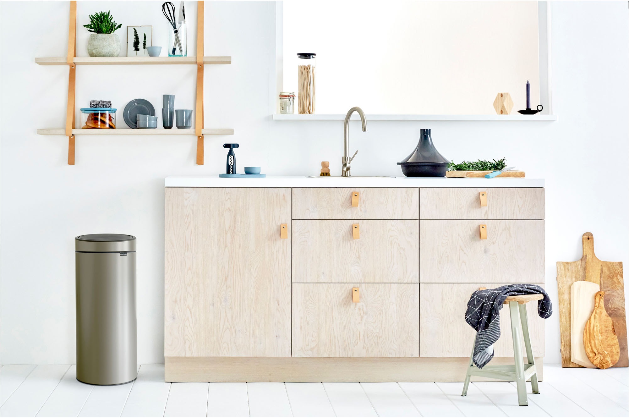 Brabantia Mülleimer »Touch Bin New, 30L«, Soft-Touch-Öffnungssystem