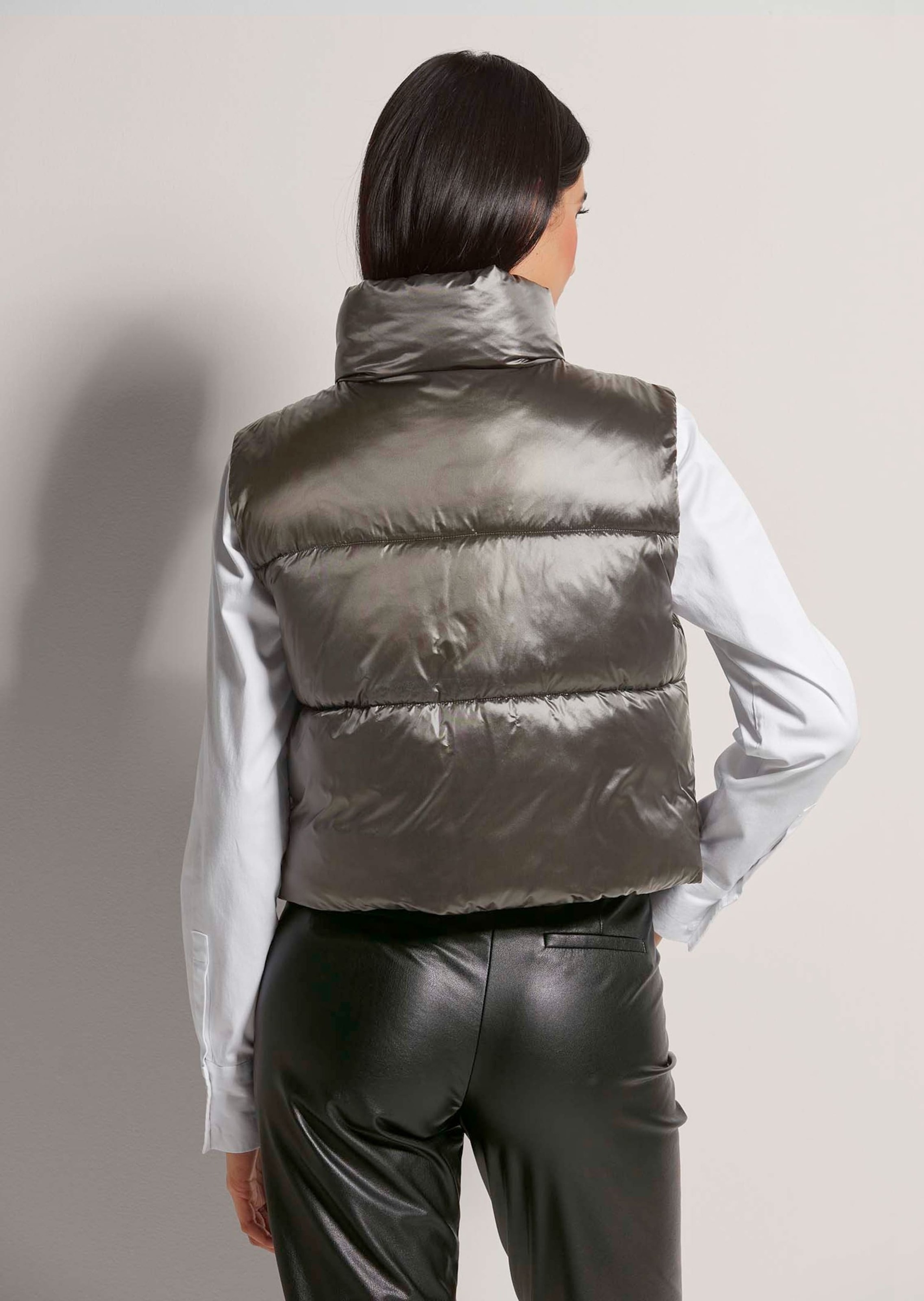 MADELEINE Kurzweste »Steppweste Sommerweste mit Glanz-Finish«